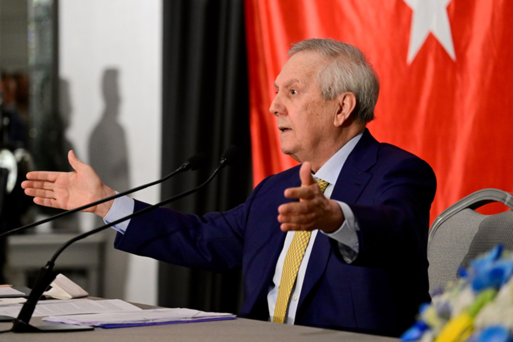 Aziz Yıldırım, Ali Koç'un stat projesiyle ilgili sessizliğini bozdu! 'Zamanı geldiğinde...'