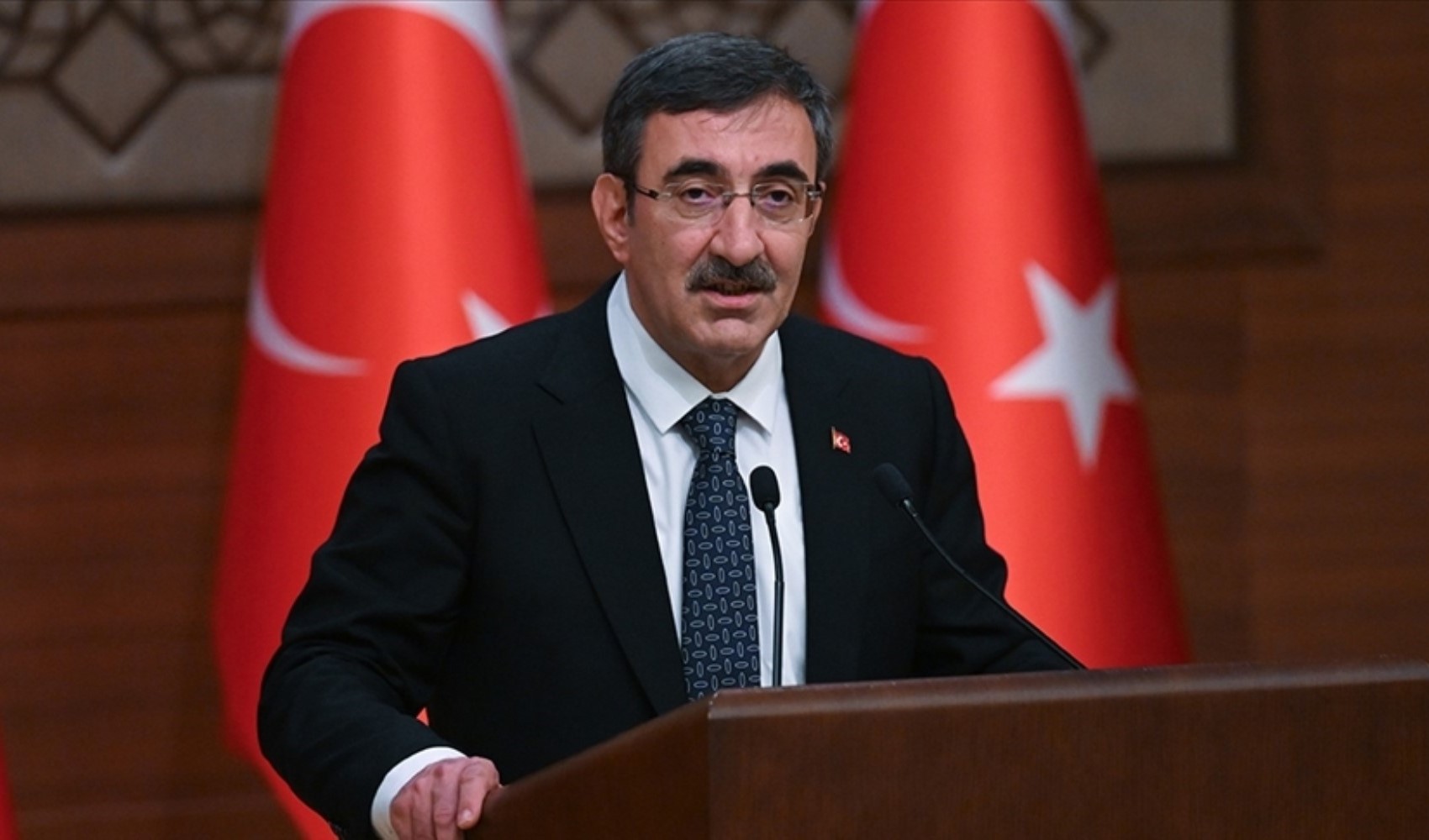 Resmi Gazete'de yayımlandı: Cumhurbaşkanlığına Cevdet Yılmaz vekalet edecek Resmi Gazete'de yayımlandı: Cumhurbaşkanlığına Cevdet Yılmaz vekalet edecek