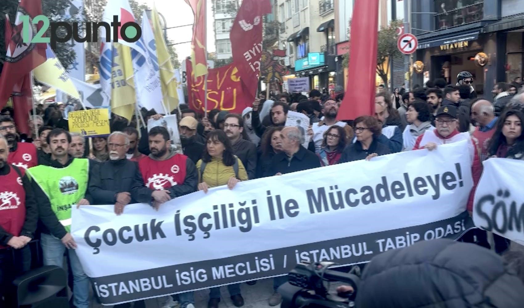 İSİG Meclisi'nden çocuk işçiliğine karşı eylem: 'AKP'li yıllarda en az bin çocuk hayatını kaybetti!' İSİG Meclisi'nden çocuk işçiliğine karşı eylem: 'AKP'li yıllarda en az bin çocuk hayatını kaybetti!'
