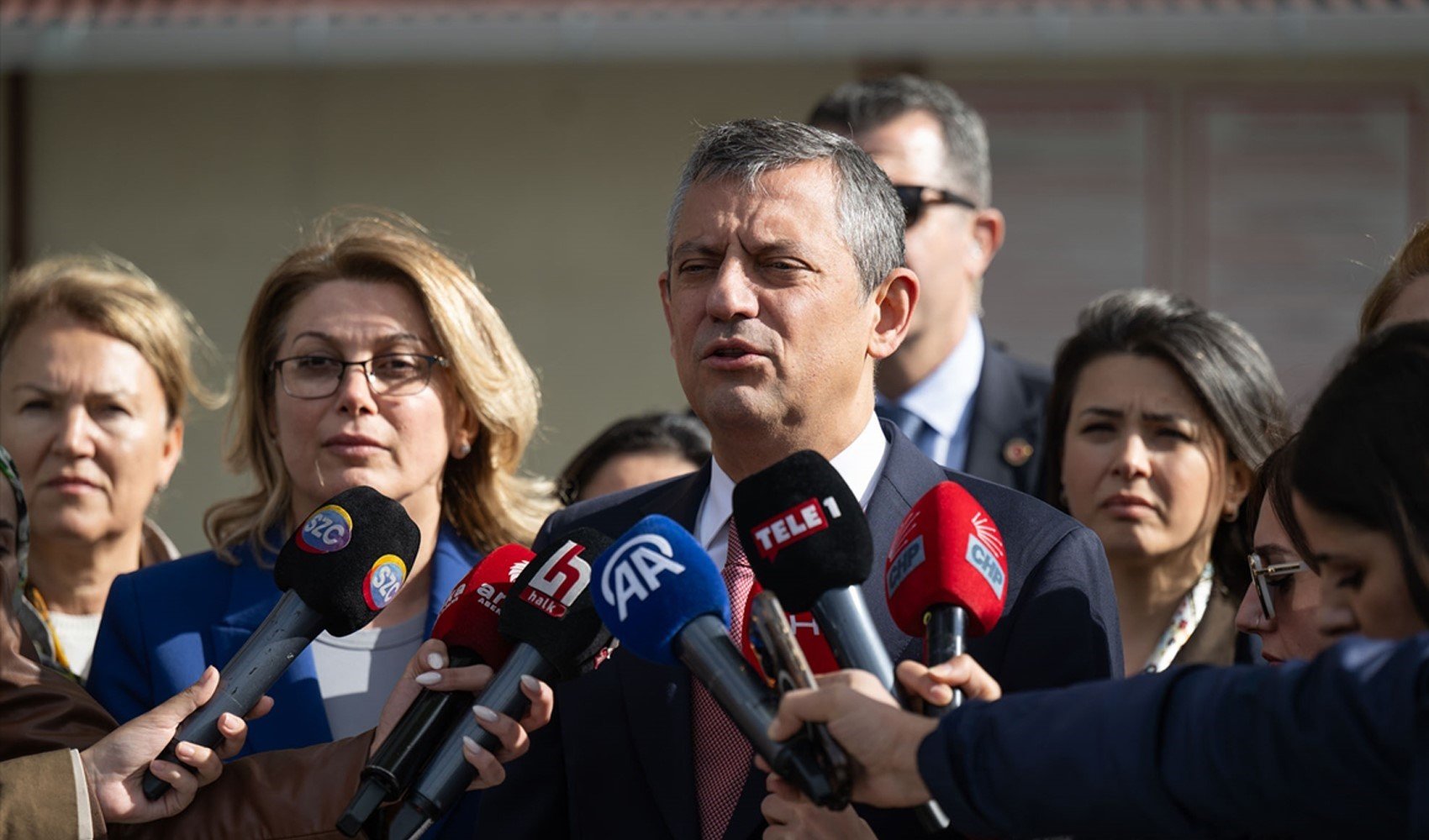 CHP Genel Başkanı Özel'den Bakırköy Cezaevi ziyareti