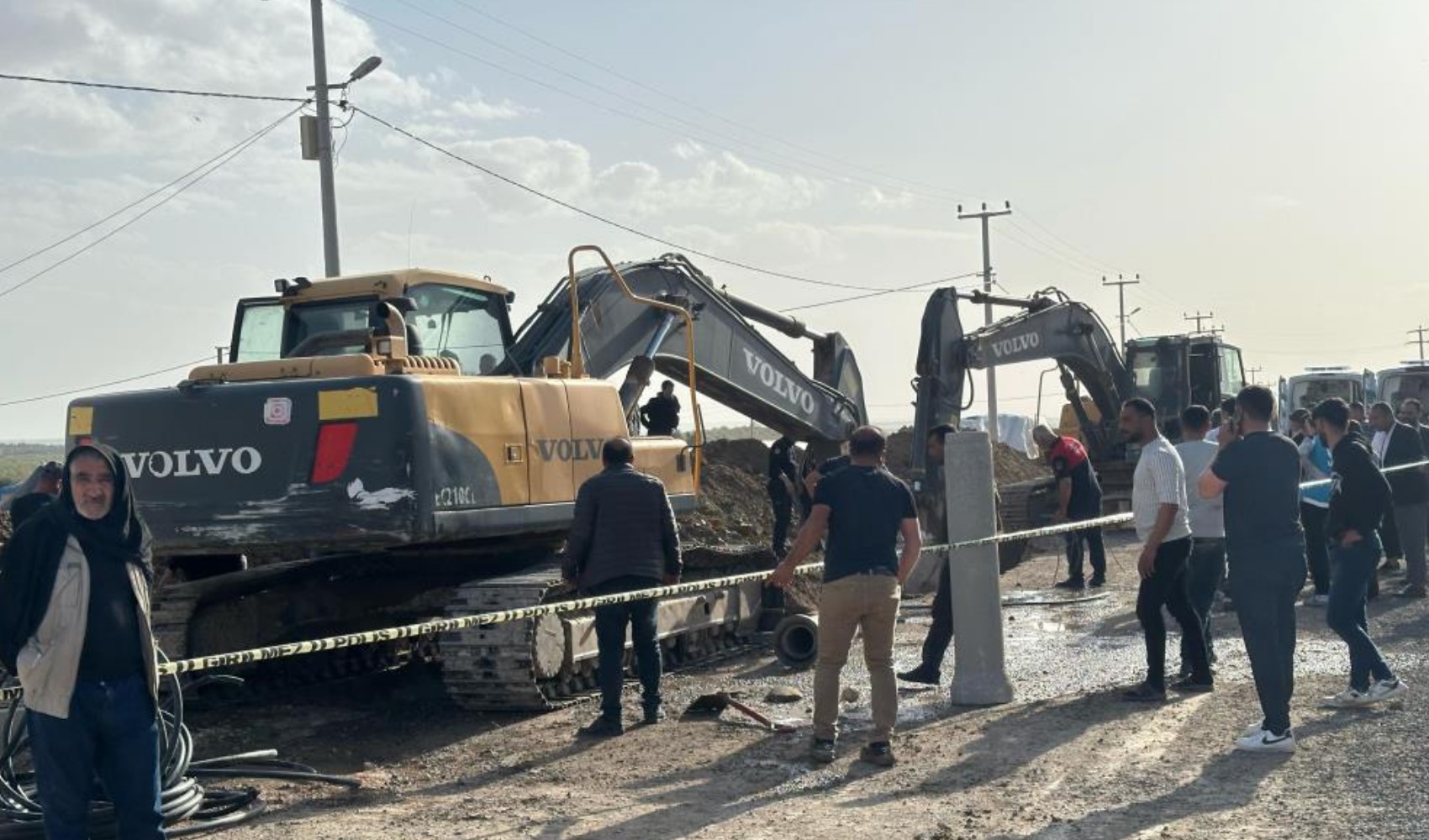 Şanlıurfa'da 4 işçi göçük altında kaldı