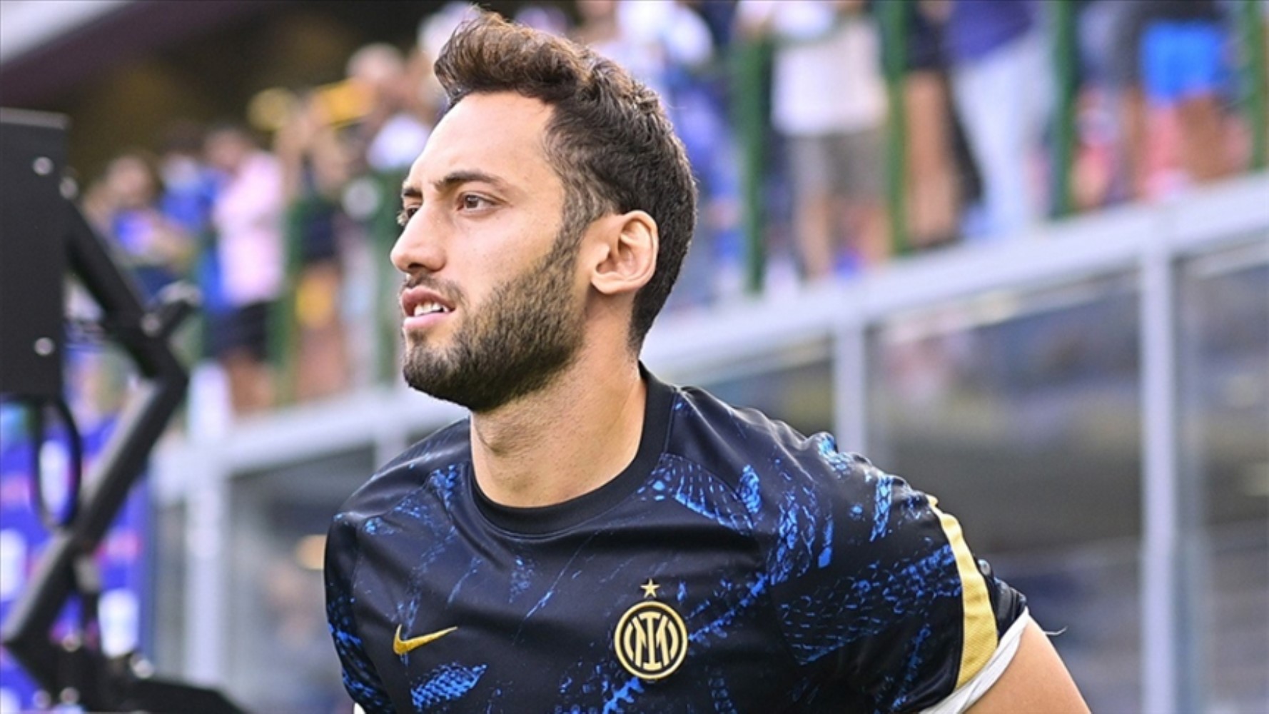 Hakan Çalhanoğlu ilk 11'de olacak mı? Barcelona-İnter maçı ne zaman? Şifresi kanalda mı yayınlanacak