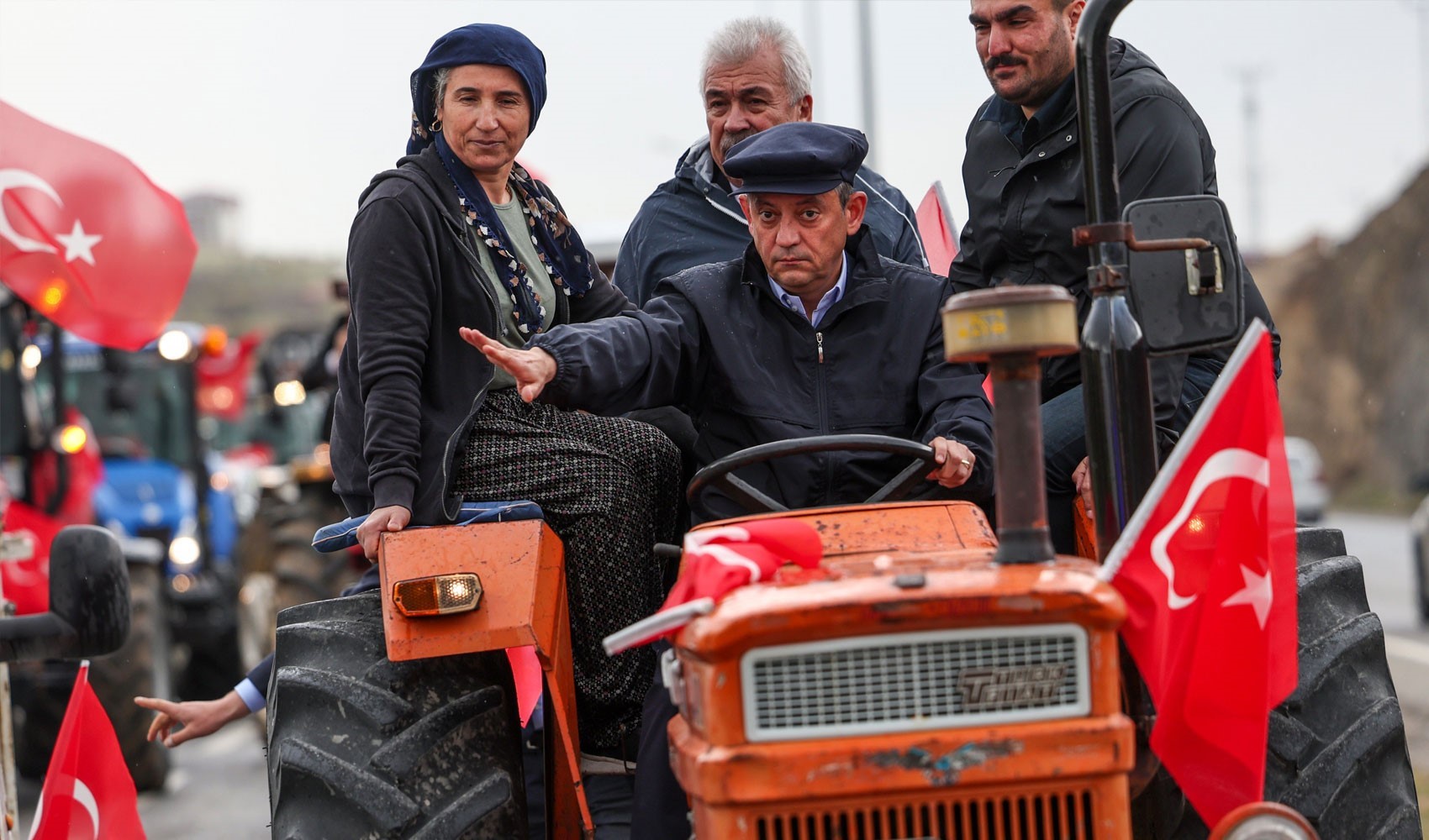 Özgür Özel, Yozgatlı çiftçilerin cezasını ödedi Özgür Özel, Yozgatlı çiftçilerin cezasını ödedi