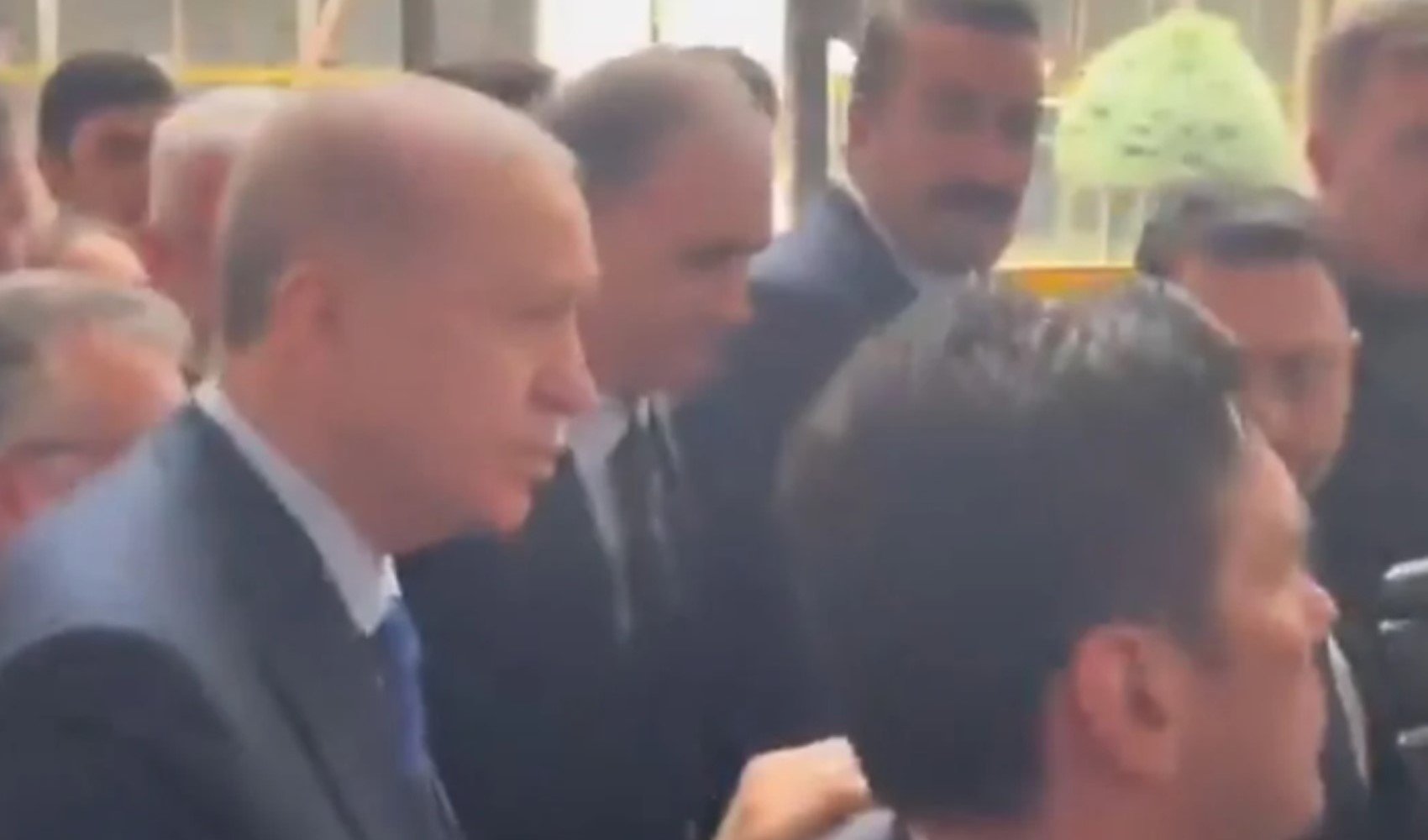 Erdoğan'ın korumalarından 'İmamoğlu' sorusuna sert müdahale