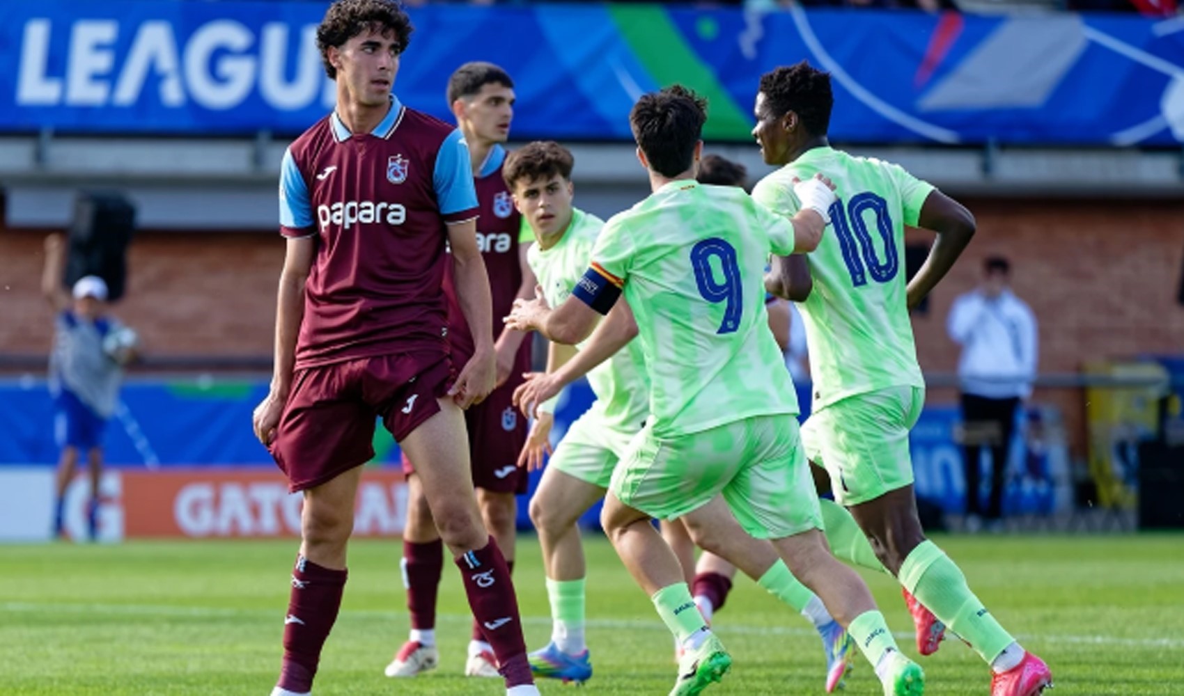 Hacıosmanoğlu'ndan Trabzonspor U19 Takımı’na prim