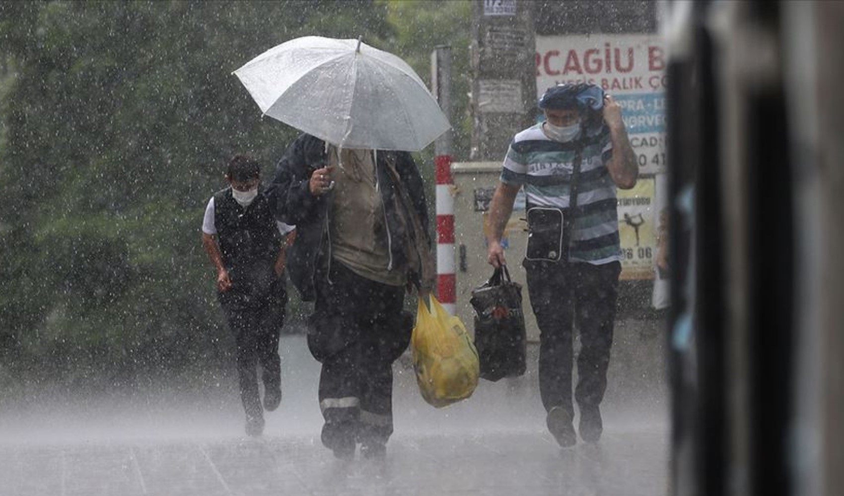 AKOM'dan İstanbul'a sağanak uyarısı: Günlerce sürecek!