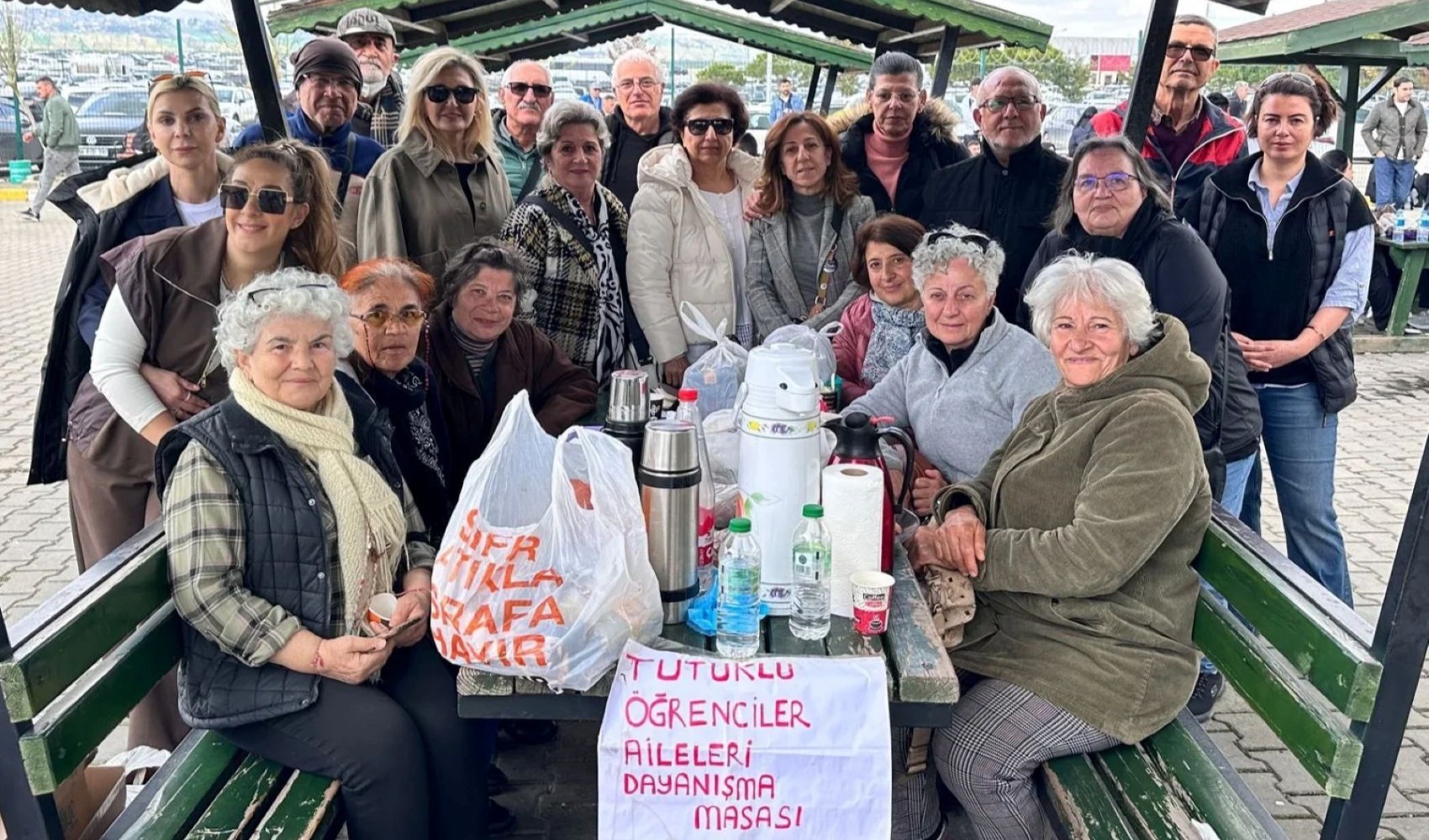 Tutuklu gençlerin aileleri Silivri'de olacak
