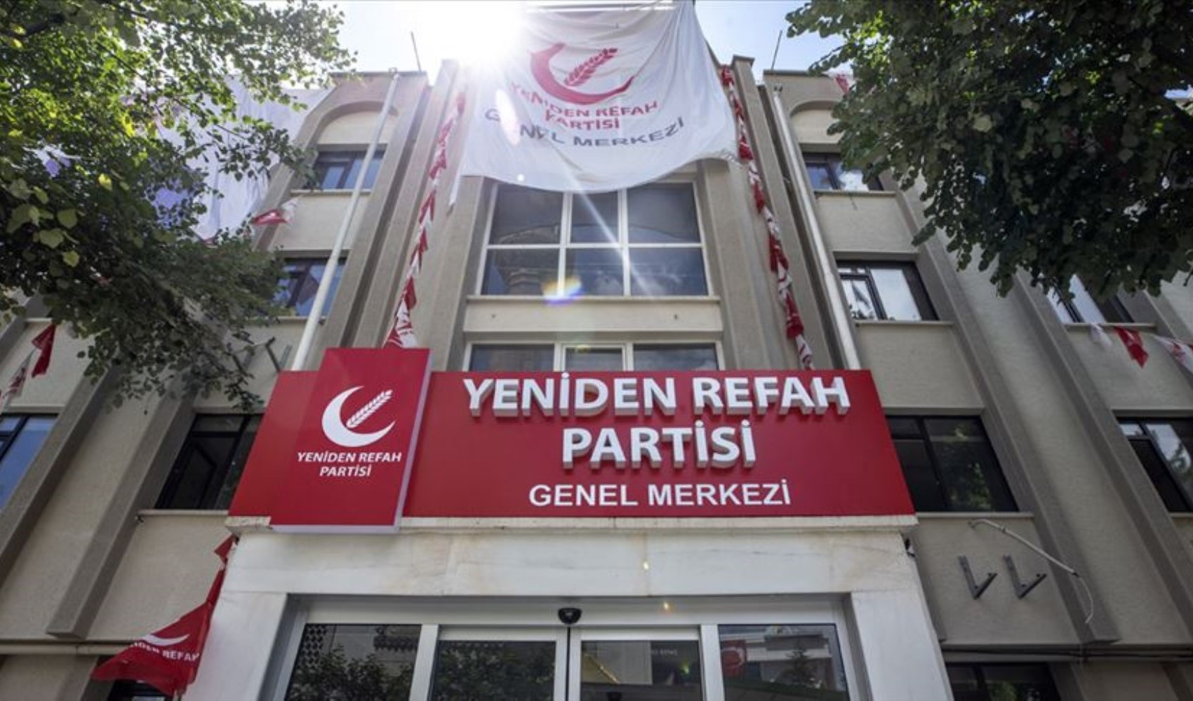 Kan kaybı sürüyor: 10 isim daha Yeniden Refah Partisi'nden istifa etti