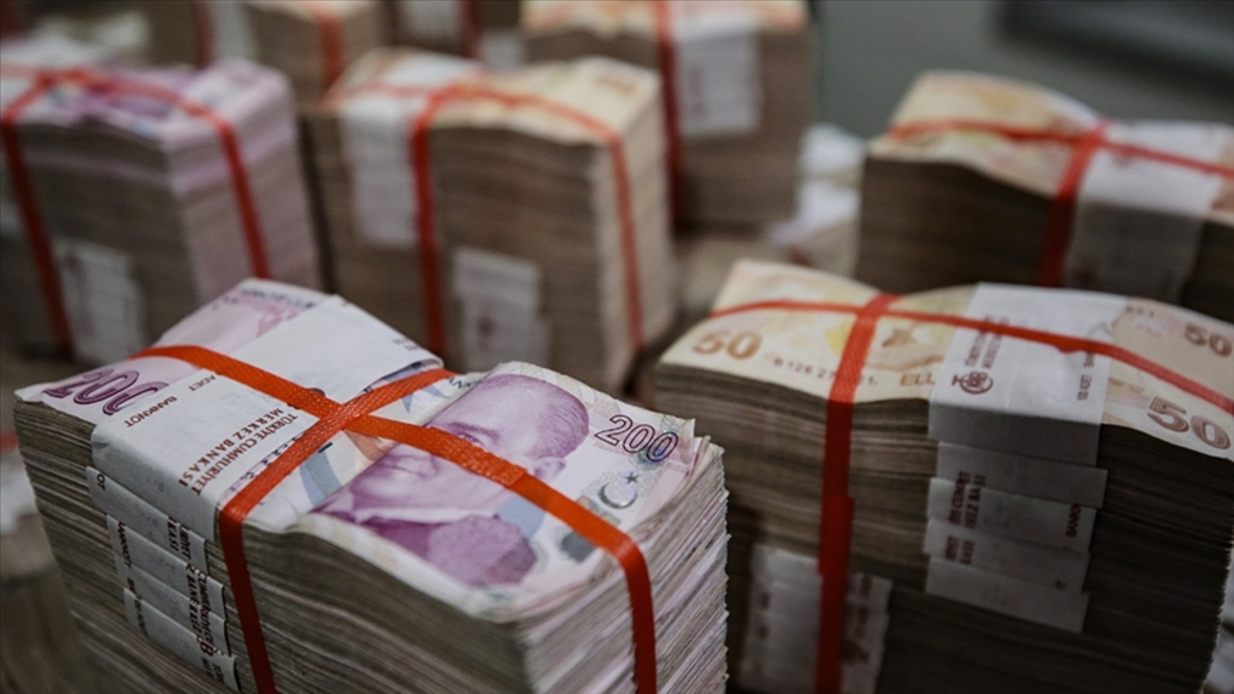 Nisan 2025'te emekli promosyonları güncellendi: Hangi banka ne kadar veriyor?