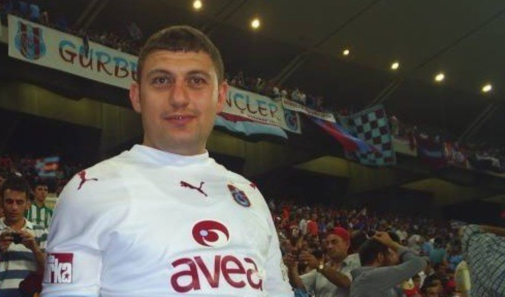 Derbi heyecanı felakete döndü: Taraftar beyin kanaması geçirdi