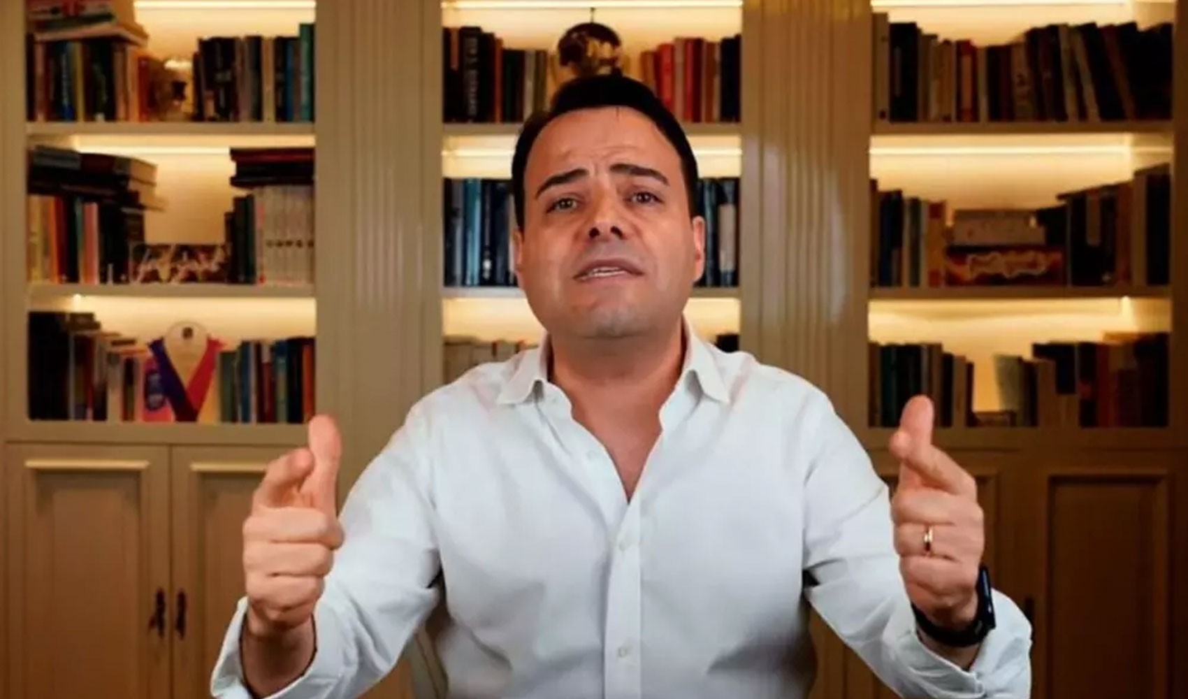 Özgür Demirtaş'ın paylaşımıyla ilgili 'kopya' iddiası! Aynı sözleri farklı bir hesap da yazmış