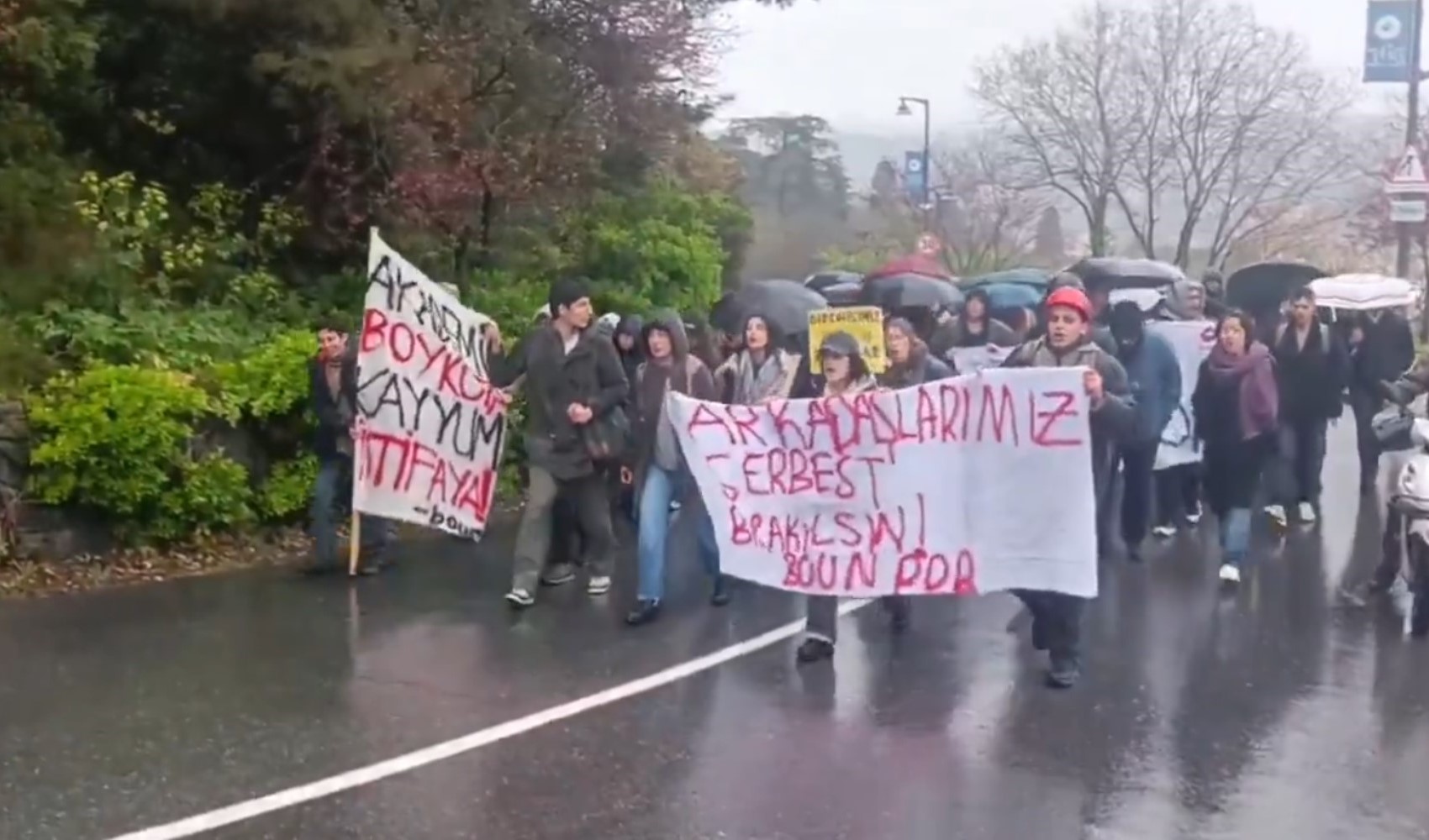 Boğaziçi susmuyor: Tutuklu arkadaşları için eylem yaptılar