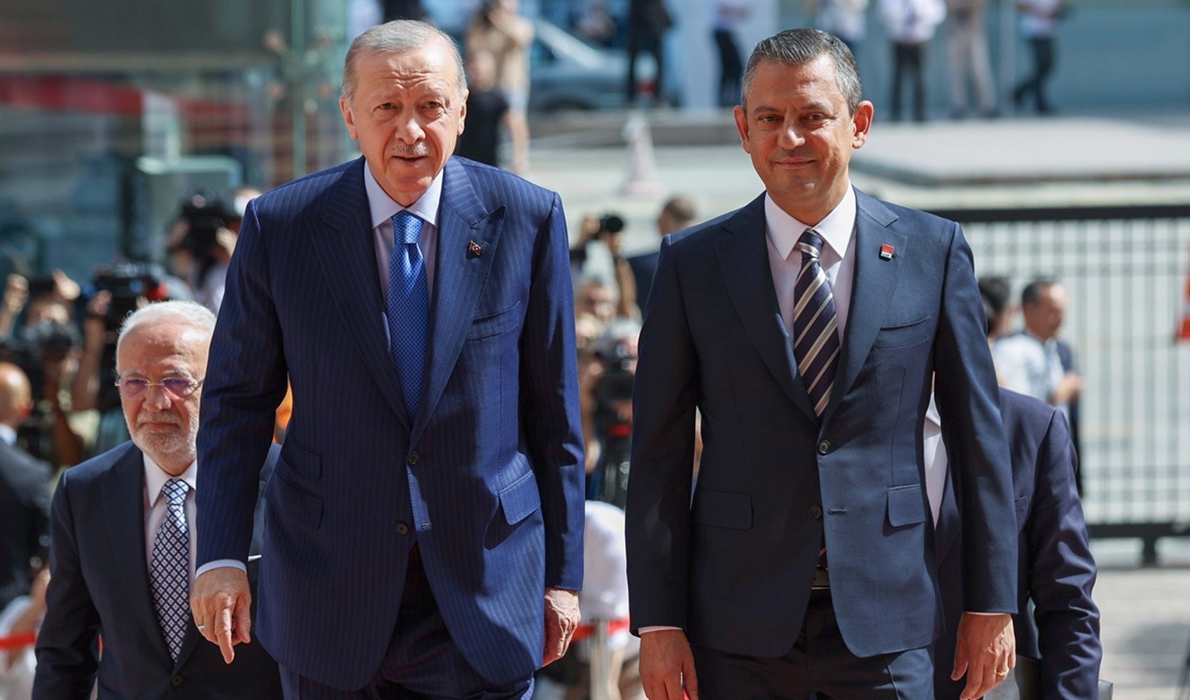 Son Dakika: Erdoğan'dan Özel'e 'cuntacı' davası! 500 bin lira talep ediyor