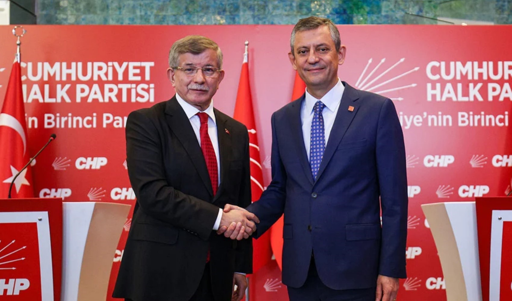 Ahmet Davutoğlu ve Özgür Özel'den ortak basın açıklaması Ahmet Davutoğlu ve Özgür Özel'den ortak basın açıklaması