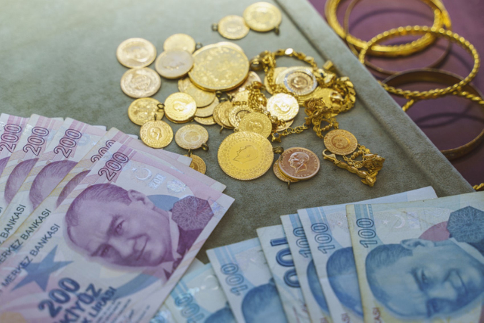Altın fiyatlarında düşüş! 1 Mayıs altın fiyatları: Bugün çeyrek, gram, yarım ve Cumhuriyet altın ne kadar, kaç TL?