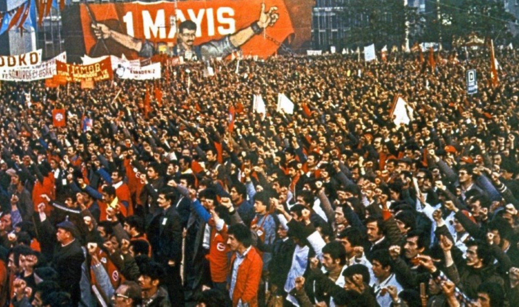 1 Mayıs İşçi Bayramı mesajları 2025: 1 Mayıs Emek ve Dayanışma Günü mesajları