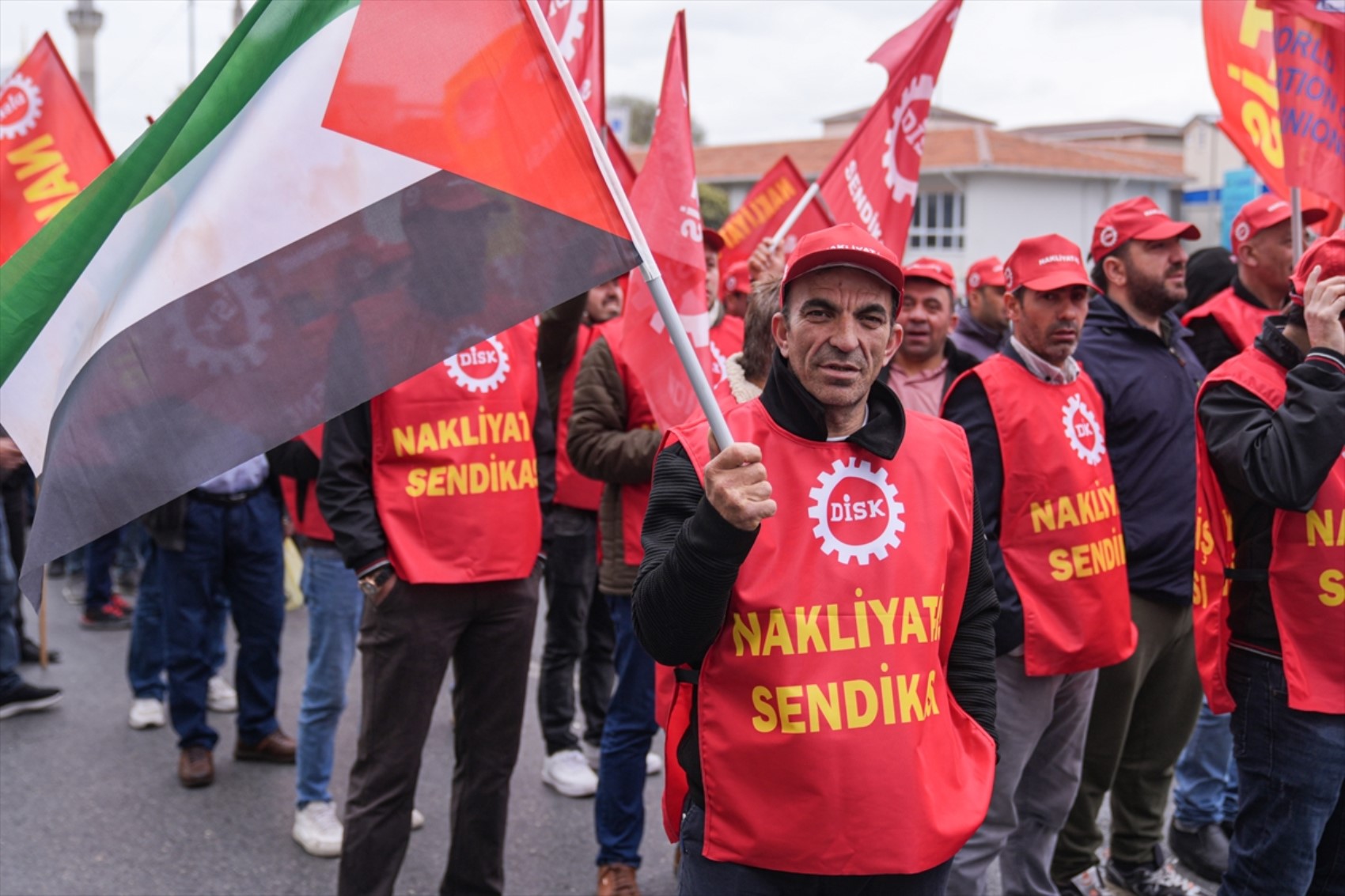1 Mayıs yurdun dört bir yanında büyük bir coşkuyla kutlandı