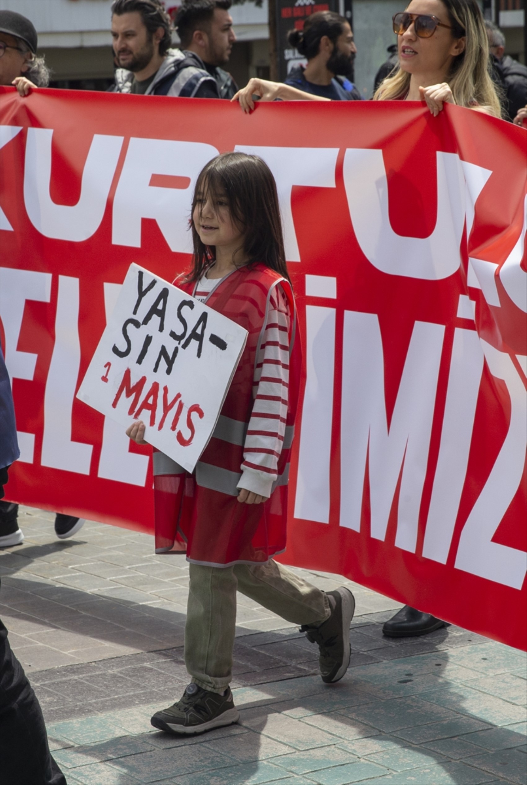 1 Mayıs yurdun dört bir yanında büyük bir coşkuyla kutlandı