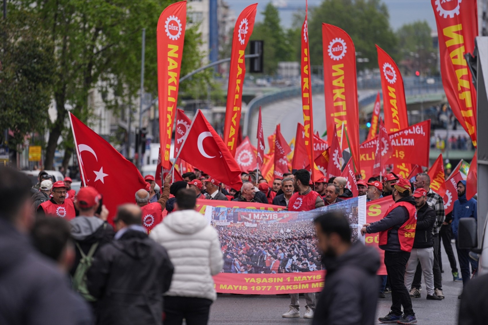 1 Mayıs yurdun dört bir yanında büyük bir coşkuyla kutlandı