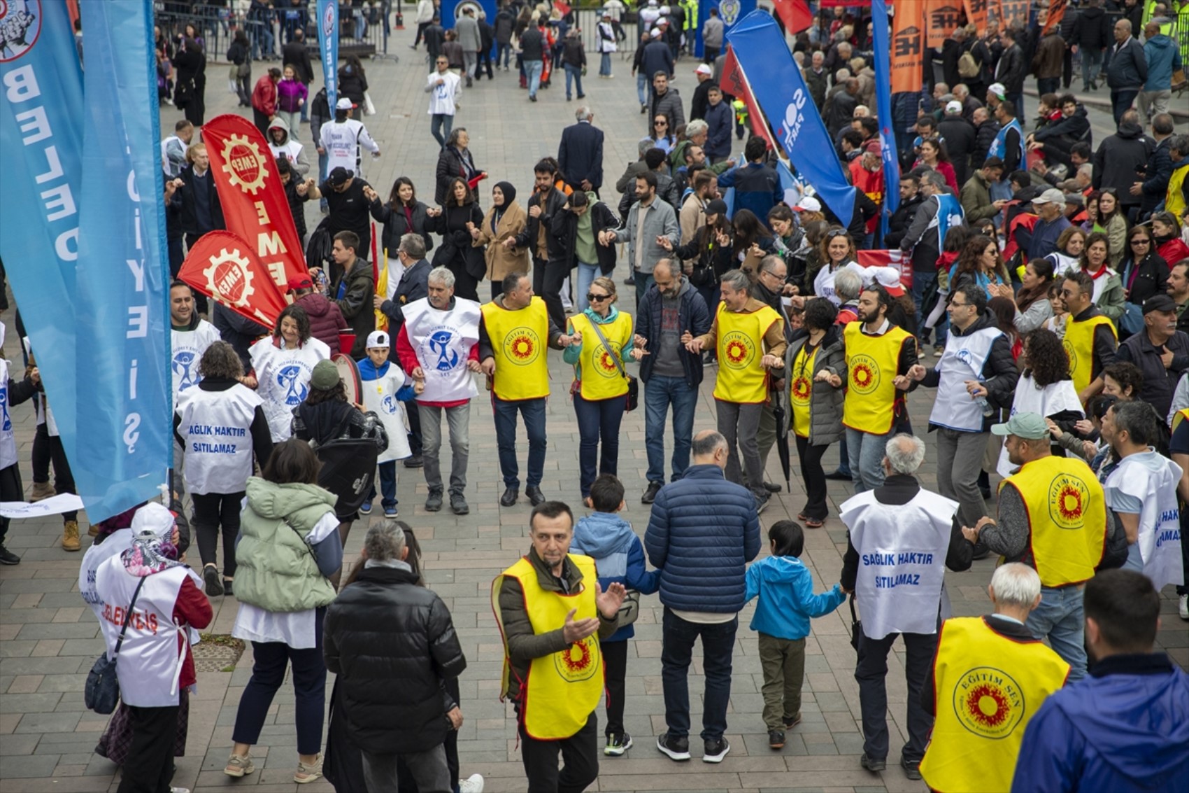 1 Mayıs yurdun dört bir yanında büyük bir coşkuyla kutlandı