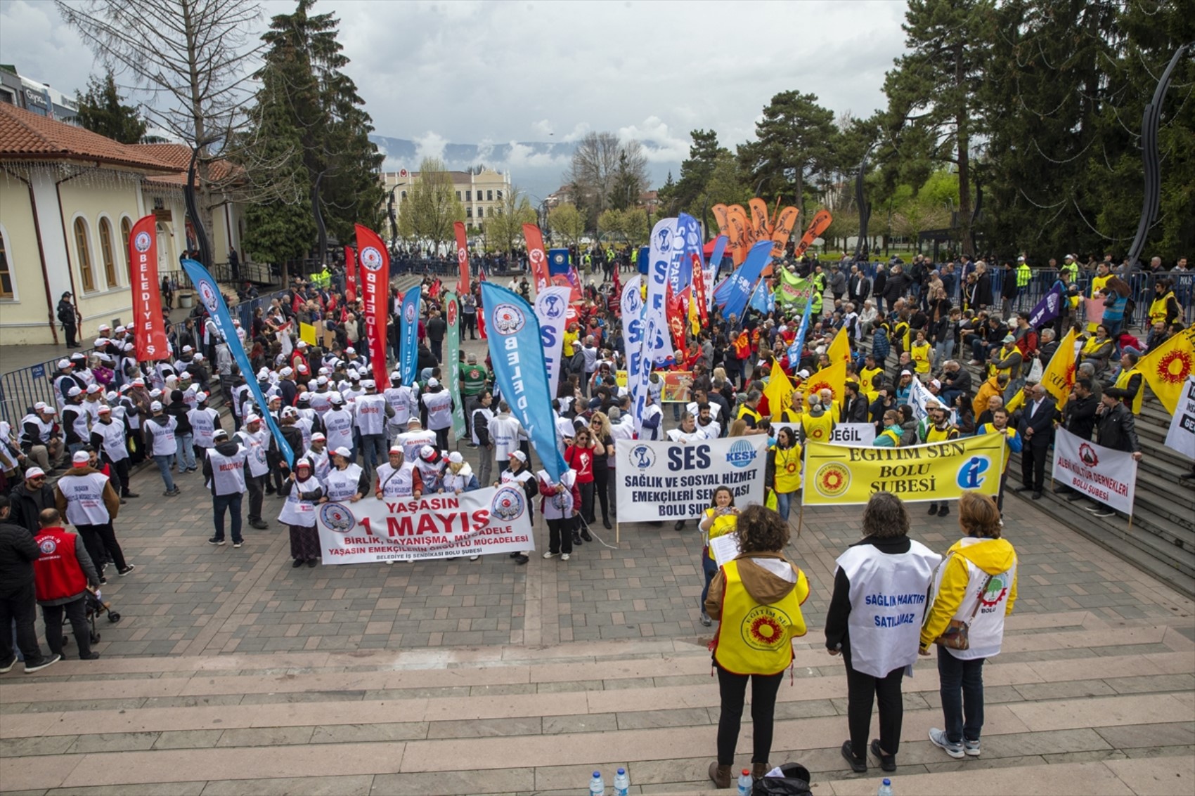 1 Mayıs yurdun dört bir yanında büyük bir coşkuyla kutlandı