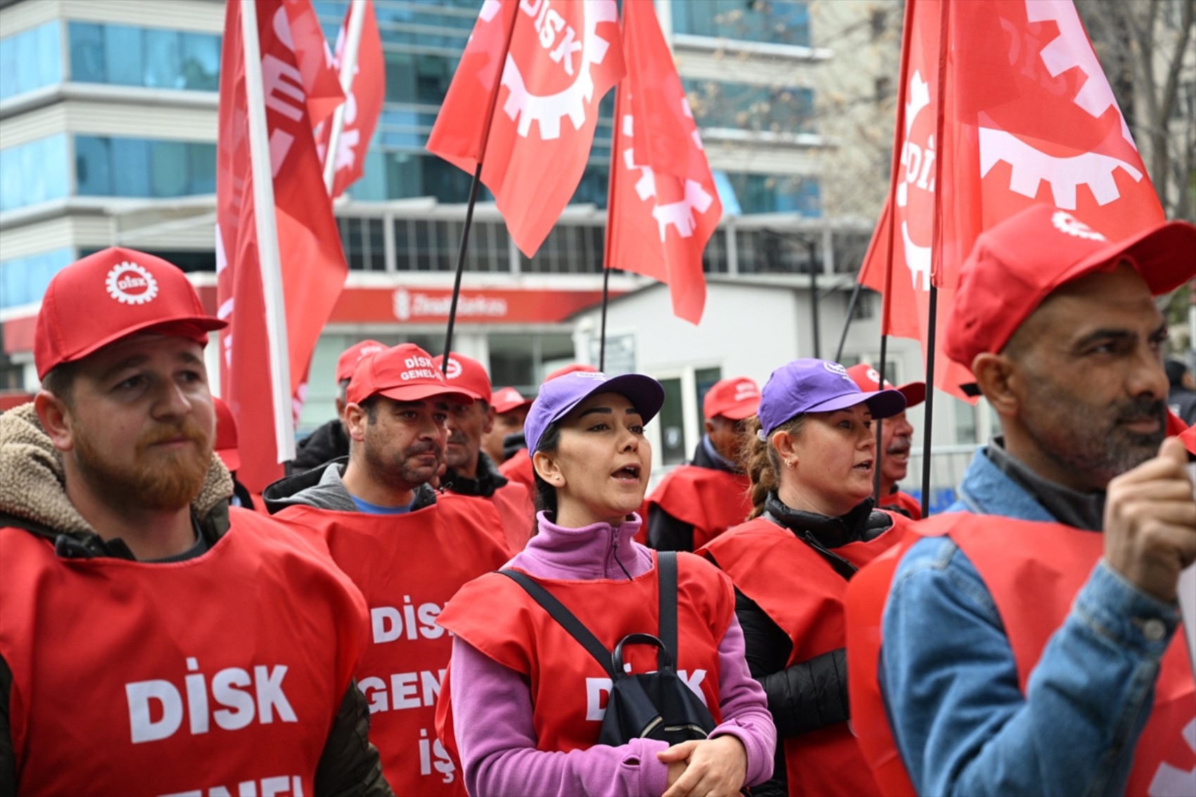 1 Mayıs yurdun dört bir yanında büyük bir coşkuyla kutlandı
