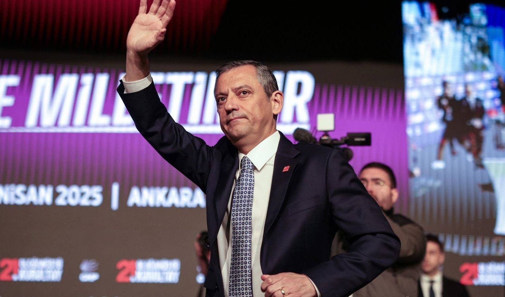 Özgür Özel’den 1 Mayıs mesajı! 'Ya adalet, ya sefalet!' Özgür Özel’den 1 Mayıs mesajı! 'Ya adalet, ya sefalet!'