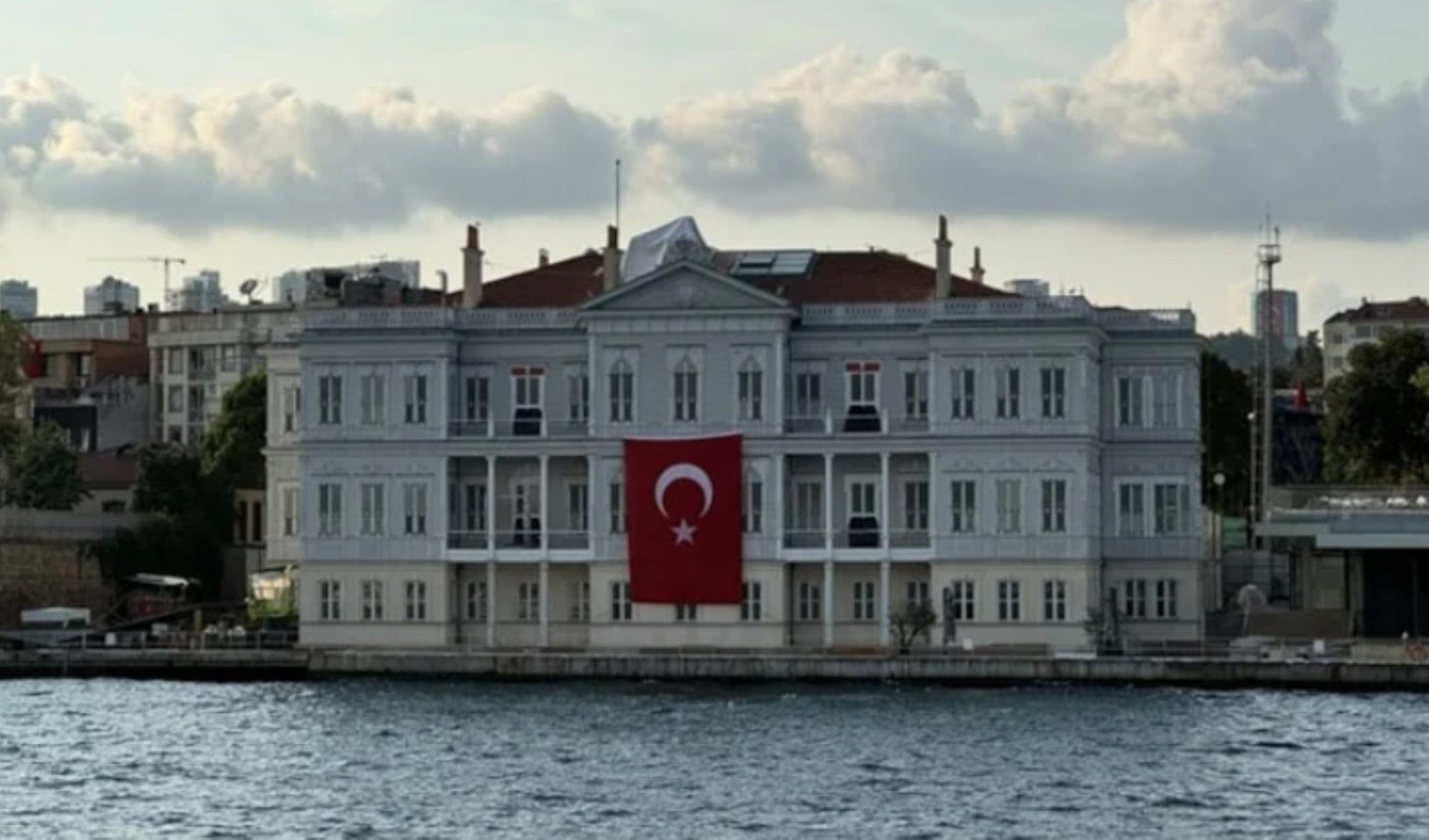 THY 1.8 milyar TL zarar açıkladı! Boğazdaki yalılar AKP'li iş insanına verildi