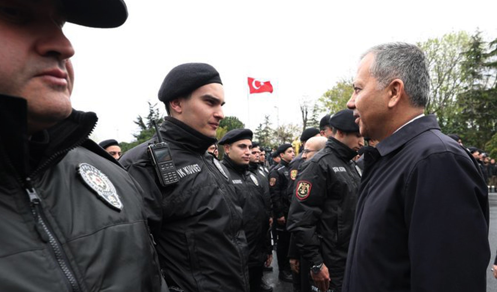 İçişleri Bakanı Yerlikaya'dan '1 Mayıs'a dair rakamlar İçişleri Bakanı Yerlikaya'dan '1 Mayıs'a dair rakamlar