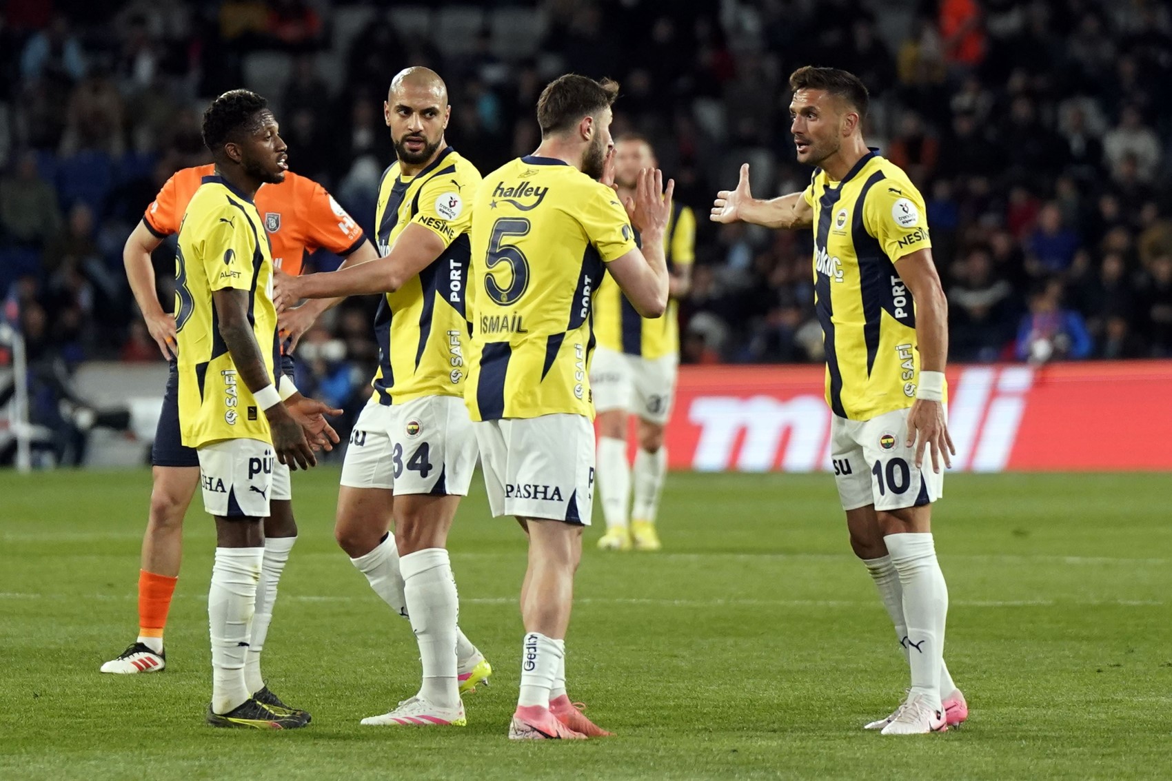 Dusan Tadic'ten maç sonu çarpıcı Talisca açıklaması! 'Umarım anlamıştır!'