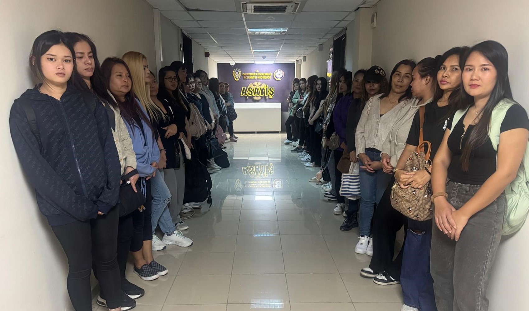 SPA ve masaj salonlarında kaçak çalıştırılan 36 yabancı uyruklu kadın yakalandı SPA ve masaj salonlarında kaçak çalıştırılan 36 yabancı uyruklu kadın yakalandı