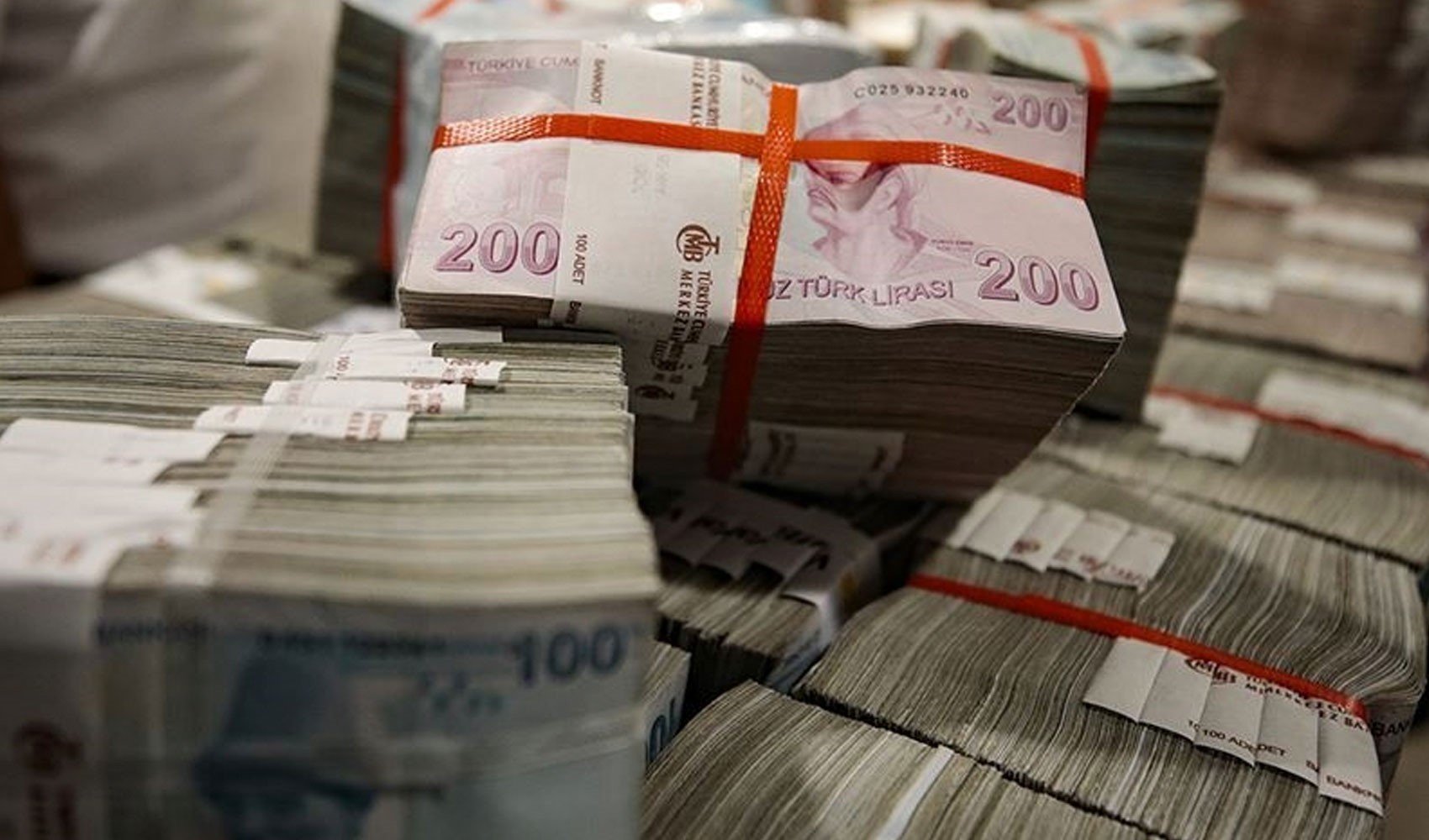 Hazine'nin faiz yükü nisan ayında zirve yaptı