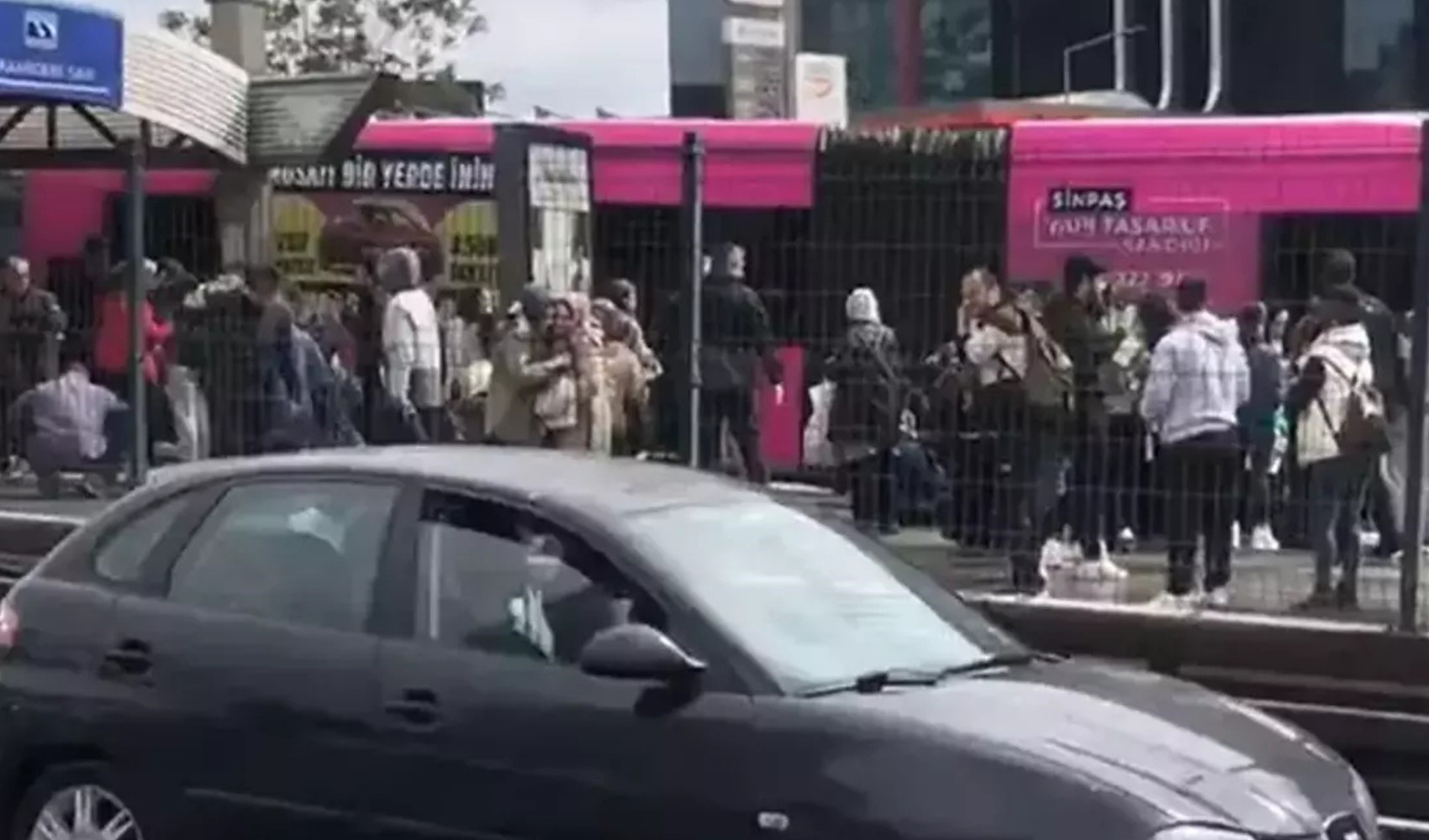 SON DAKİKA... Beylikdüzü'nde iki metrobüs çarpıştı: Can kaybı var SON DAKİKA... Beylikdüzü'nde iki metrobüs çarpıştı: Can kaybı var