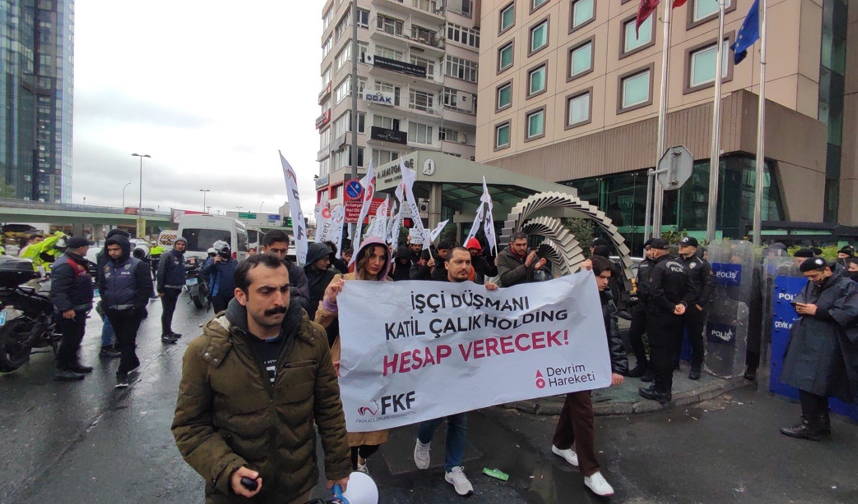 Çalık Holding'e tepkiler sürüyor Çalık Holding'e tepkiler sürüyor
