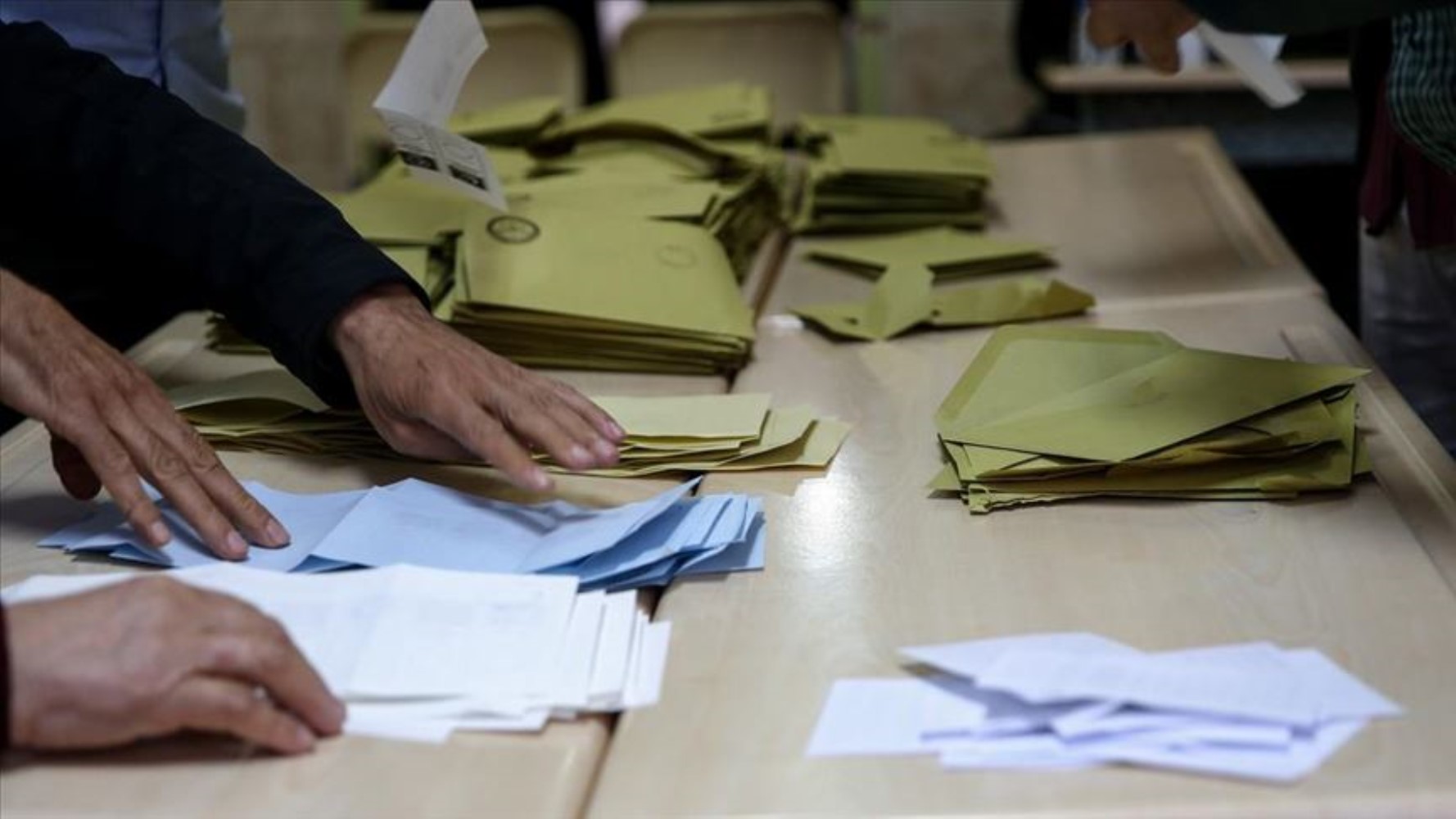 7 büyükşehirde yapılan genel seçim anketinde çarpıcı sonuçlar! CHP yükseliyor, AKP'de ciddi düşüş