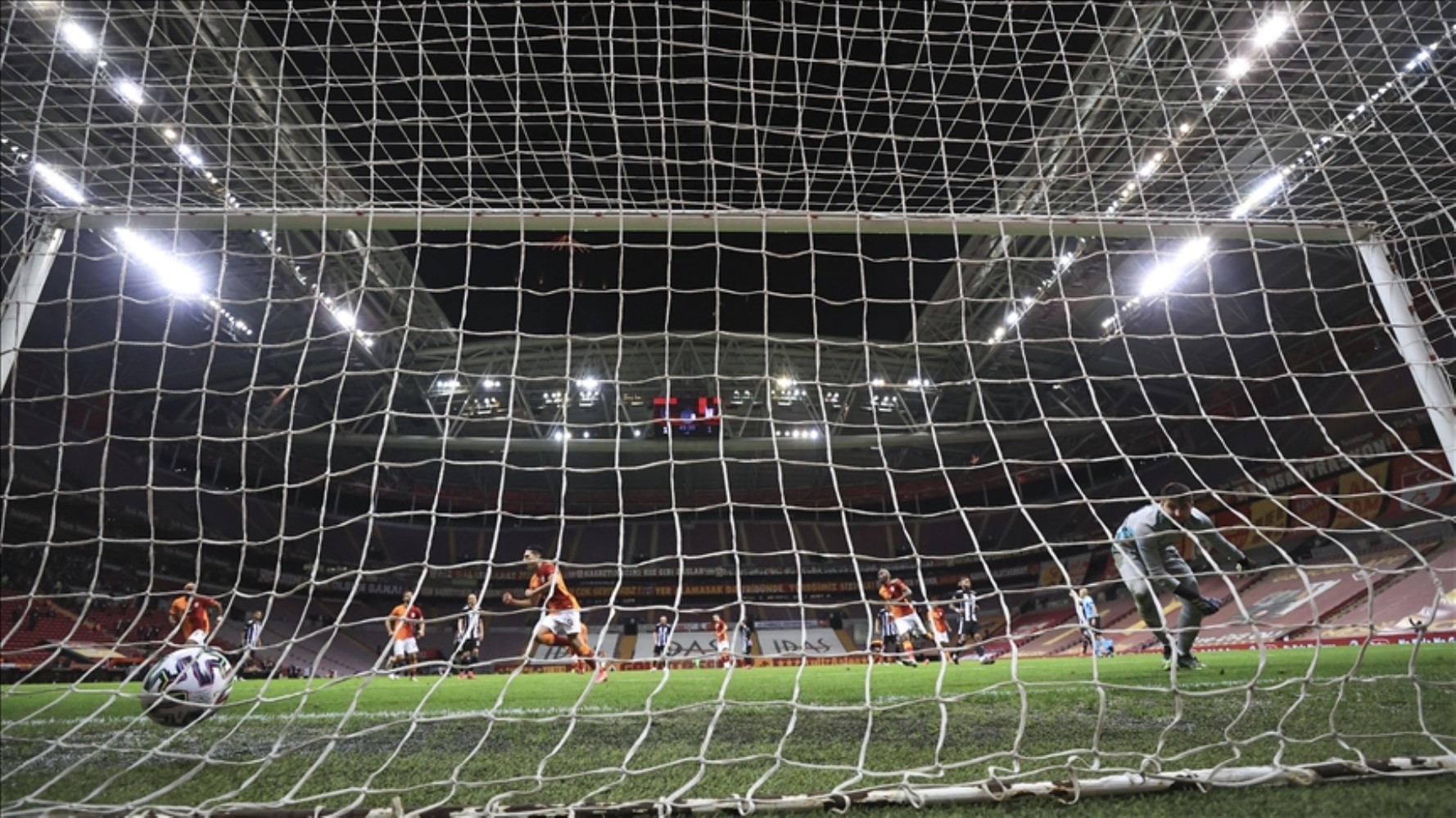 Bugün hangi maçlar var? 11 Mayıs Pazar kimin maçı var, saat kaçta? Süper Lig, Bundesliga, Serie A, LaLiga, Premier Lig maç takvimi
