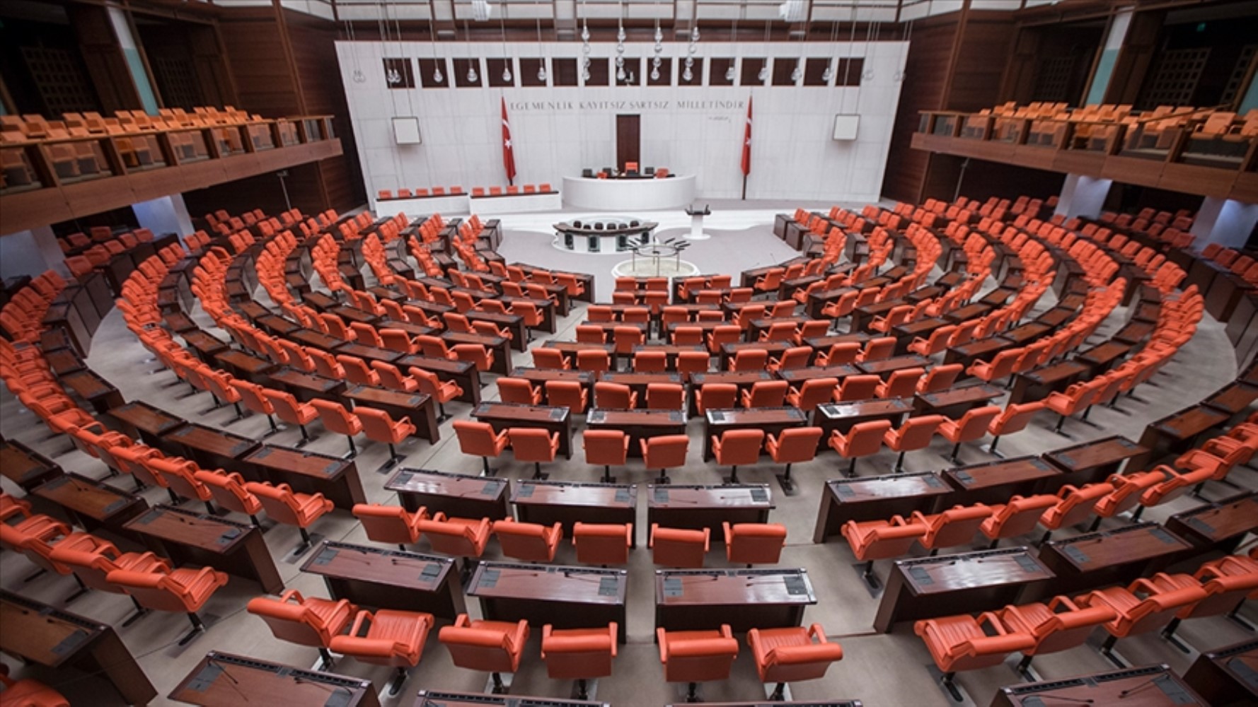 TBMM’de yoğun hafta... Memur alımına yaş sınırı geliyor!