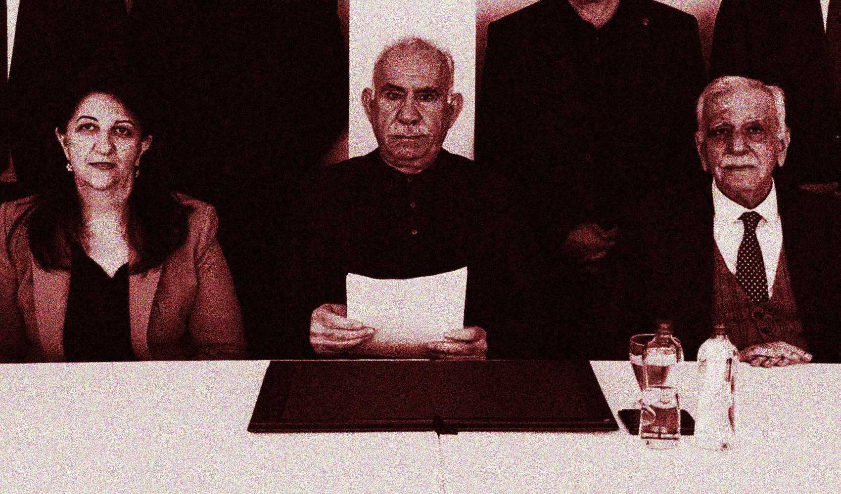 Teröristbaşı Öcalan sözde kongreye bağlanıp, 37 dakikalık konuşma yapmış Teröristbaşı Öcalan sözde kongreye bağlanıp, 37 dakikalık konuşma yapmış