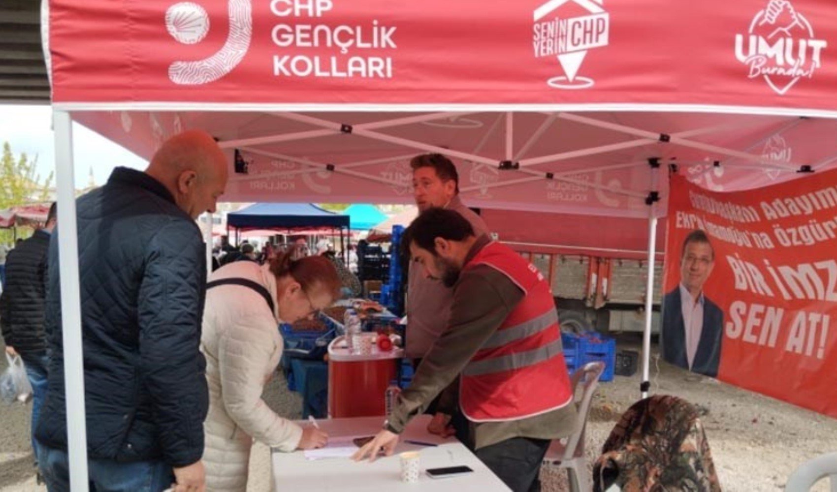 Samsun'da imza kampanyası için kurulan çadıra saldırı!