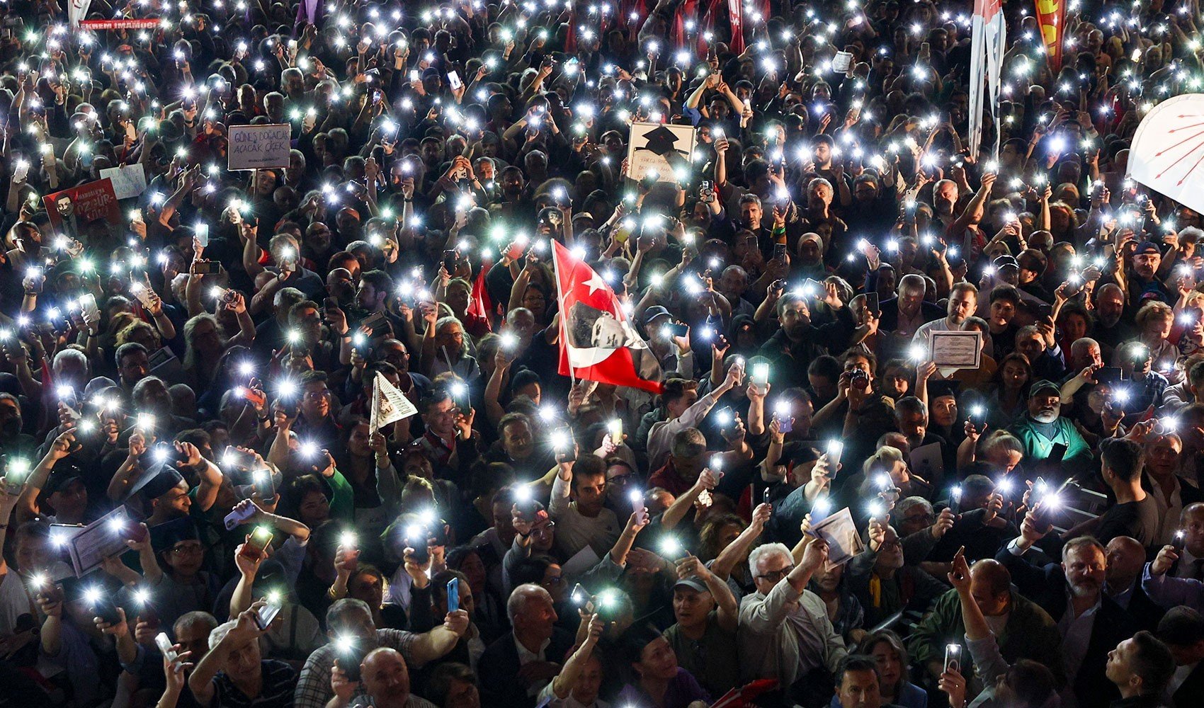 Özgür Çelik açıkladı: CHP’nin İstanbul’daki yeni miting adresi belli oldu! Özgür Çelik açıkladı: CHP’nin İstanbul’daki yeni miting adresi belli oldu!