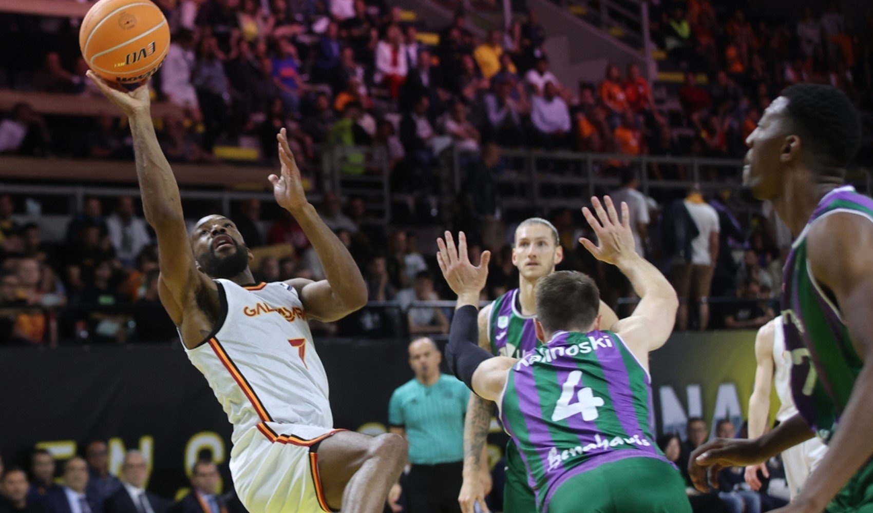 Galatasaray FIBA Şampiyonlar Ligi finalinde Malaga'ya direnemedi