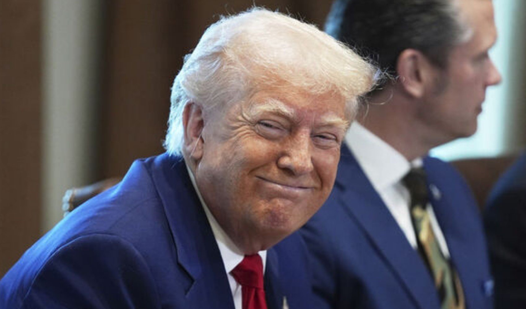 SON DAKİKA... Trump'tan yine çok konuşulacak yeni hamle : 'Tüm yasadışı yabancılara...'