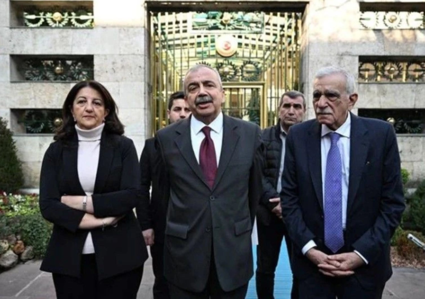 Bahçeli'nin çağrısıyla başlayan süreç... PKK kendini feshetti: İşte adım adım yaşananlar