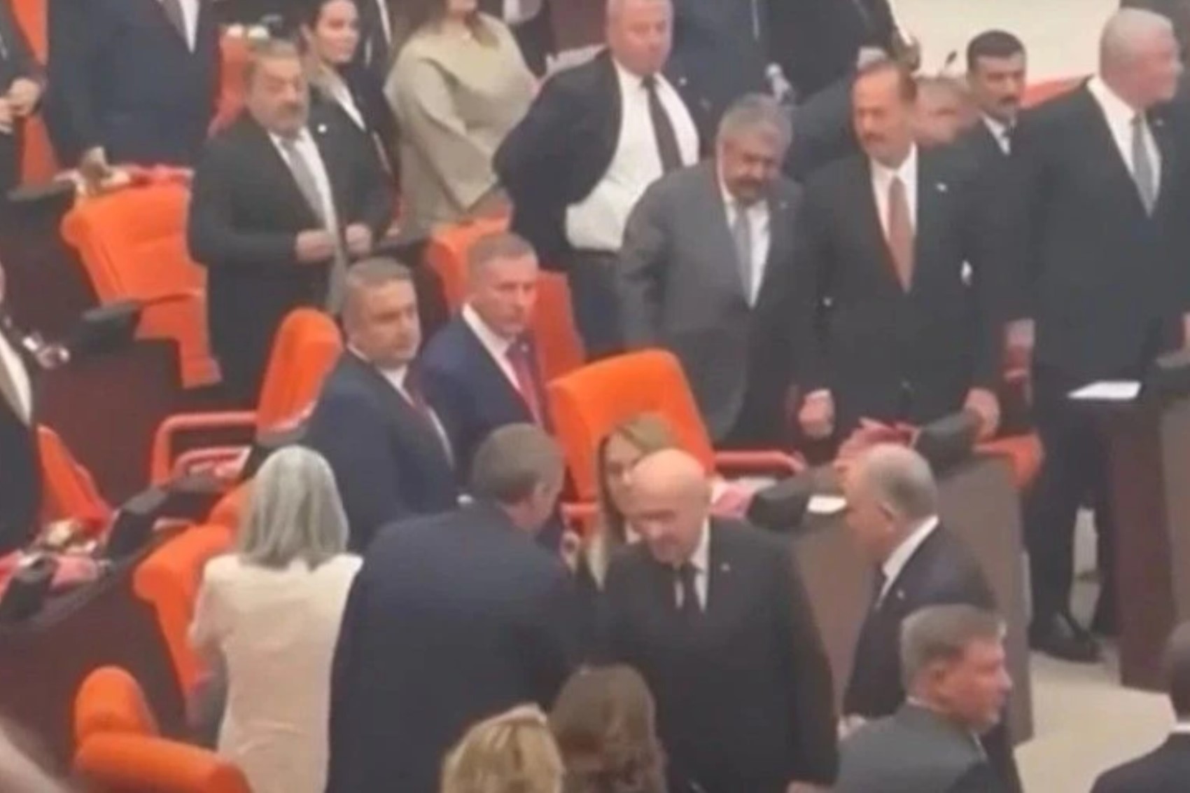 Bahçeli'nin çağrısıyla başlayan süreç... PKK kendini feshetti: İşte adım adım yaşananlar