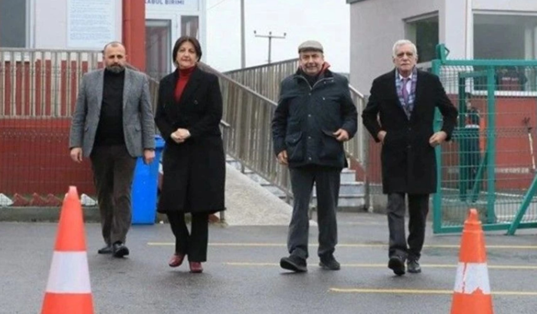Bahçeli'nin çağrısıyla başlayan süreç... PKK kendini feshetti: İşte adım adım yaşananlar