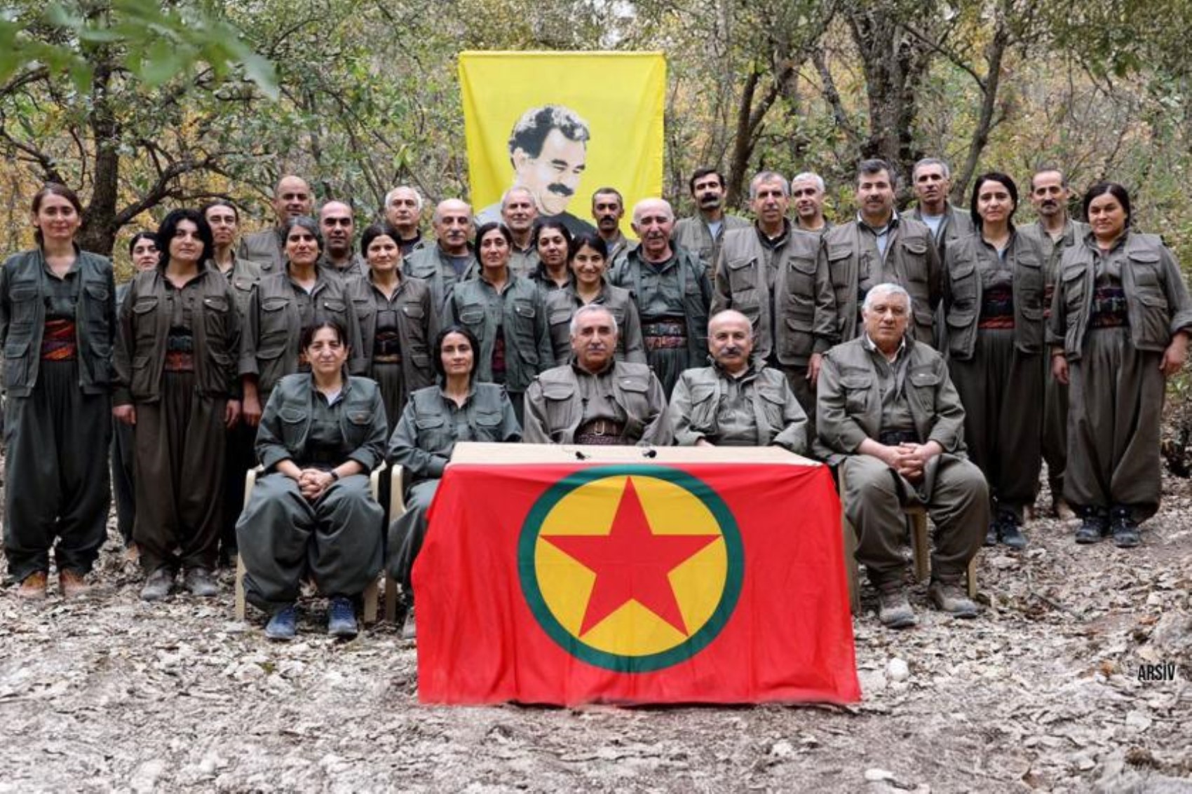Terör örgütü PKK'nın silah teslim süreci netleşiyor: Gözlemciler eşliğinde 6 noktada teslimat