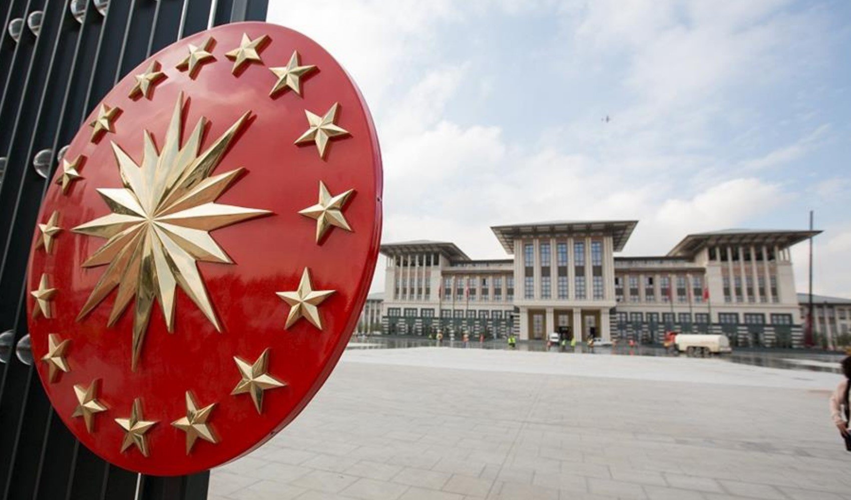 Saraydan terör örgütü PKK'nın fesih kararı sonrası ilk yorum: Yeni Anayasa vurgusu
