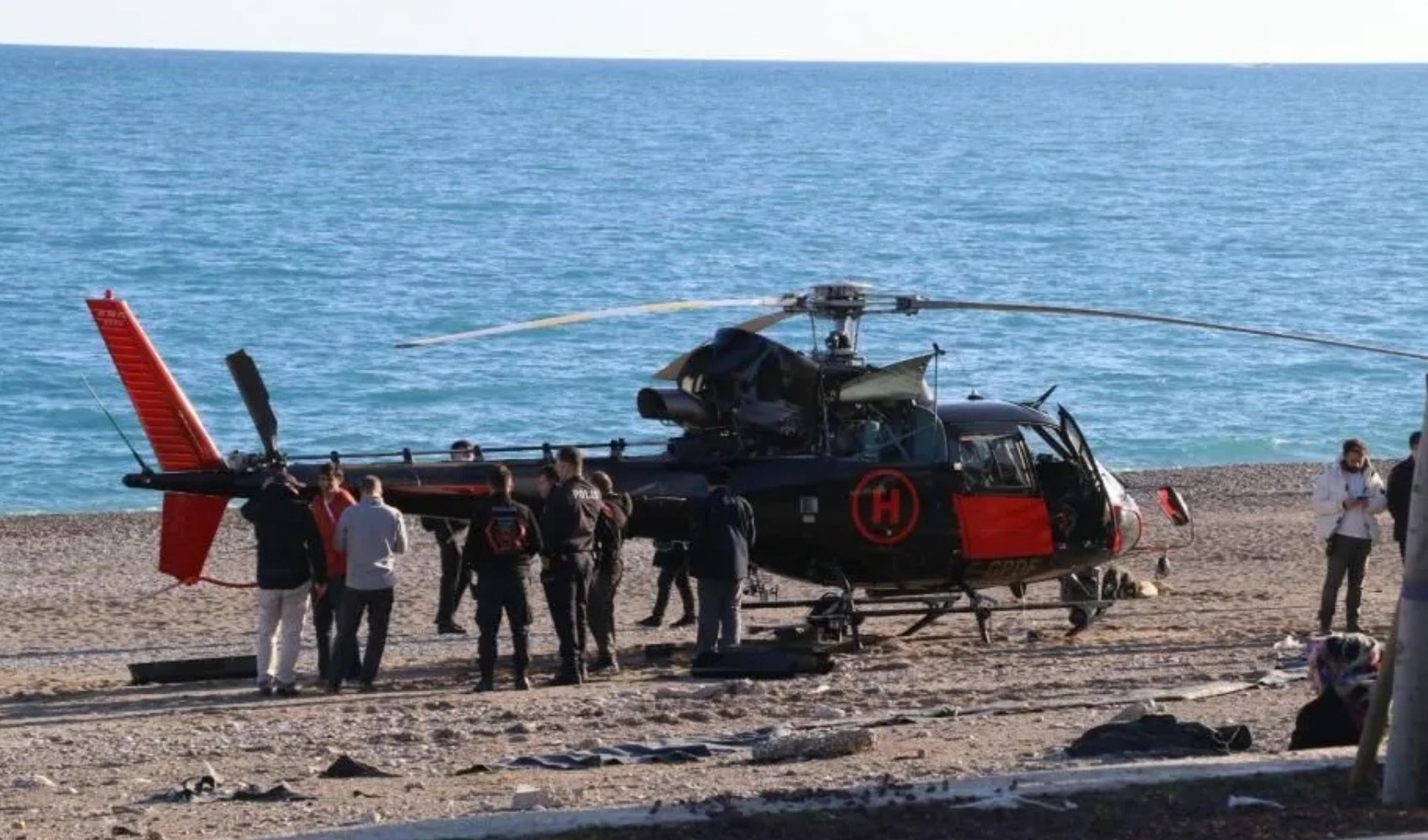 SON DAKİKA... Antalya açıklarında askerî helikopter denize acil iniş yaptı SON DAKİKA... Antalya açıklarında askerî helikopter denize acil iniş yaptı