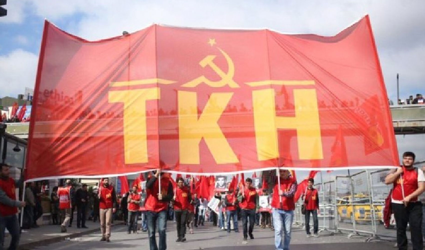 TKH'den terör örgütü PKK'nın feshiyle ilgili açıklama: Amerikan barışından çözüm, istibdat rejiminden demokrasi çıkmaz
