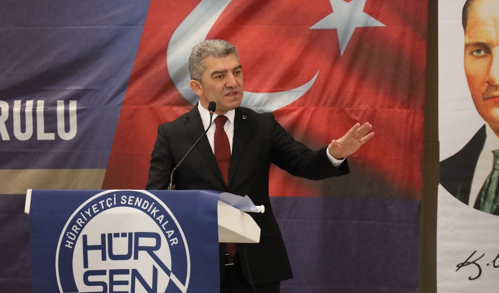 Levent Kuruoğlu: Tapusu Lozan'la tescillenmiş bir devlete, Sevr paçavrasıyla meydan okumak hainliğin daniskasıdır Levent Kuruoğlu: Tapusu Lozan'la tescillenmiş bir devlete, Sevr paçavrasıyla meydan okumak hainliğin daniskasıdır